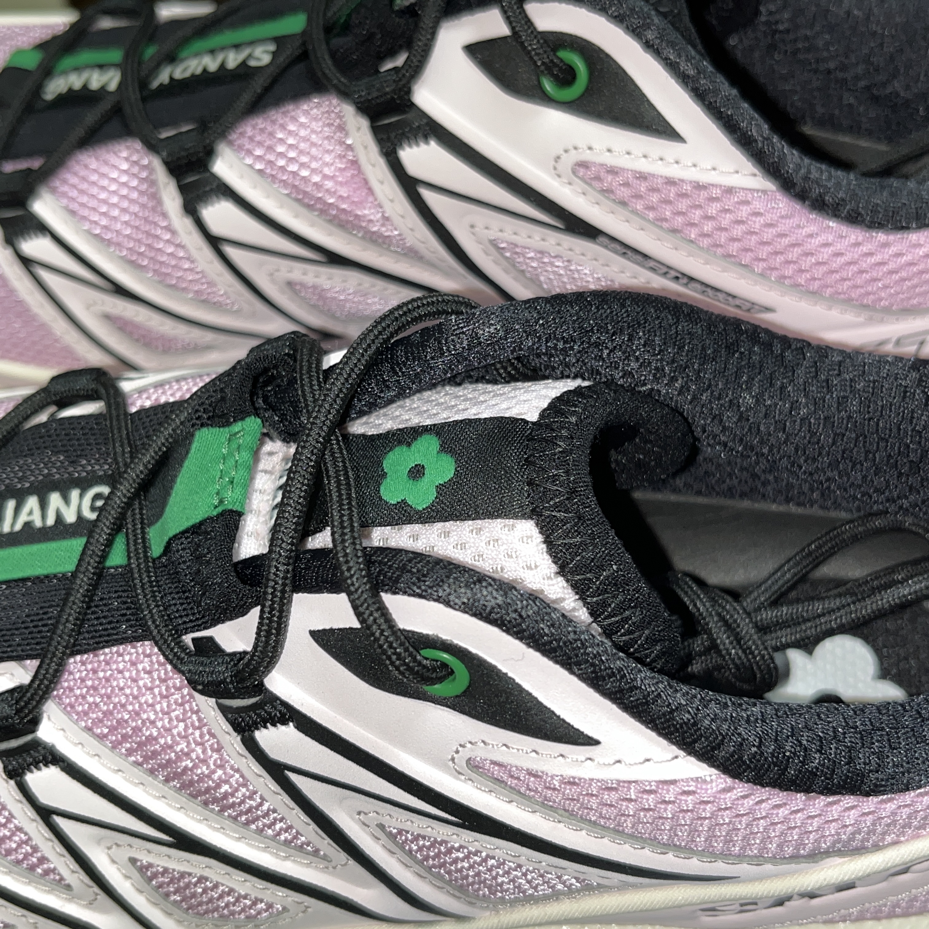 Salomon x Sandy Liang XT-6 Expanse Cradle Pink 착용 스타일