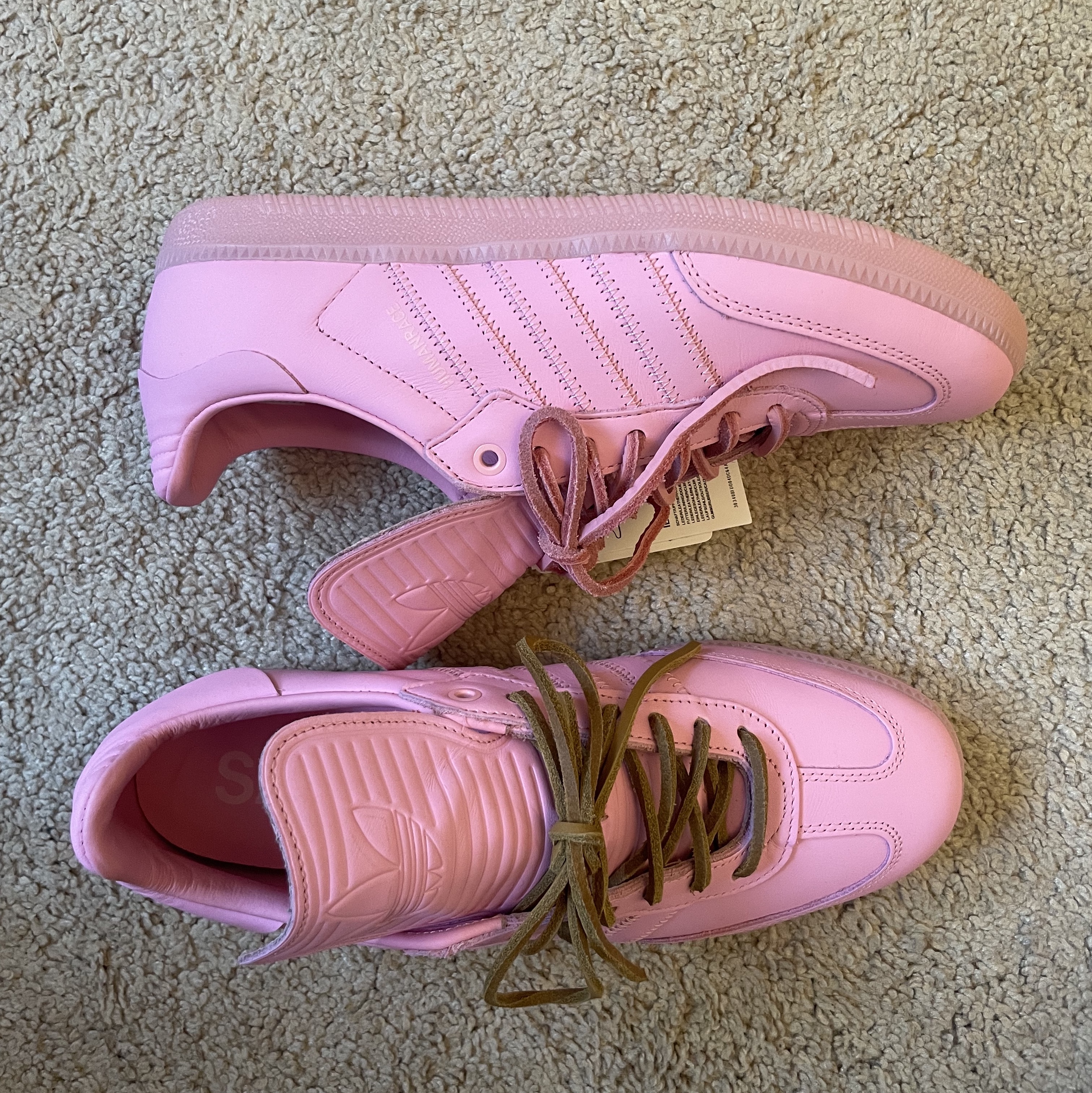 Adidas x Pharrell Williams Humanrace Samba Pink 착용 스타일 - 1