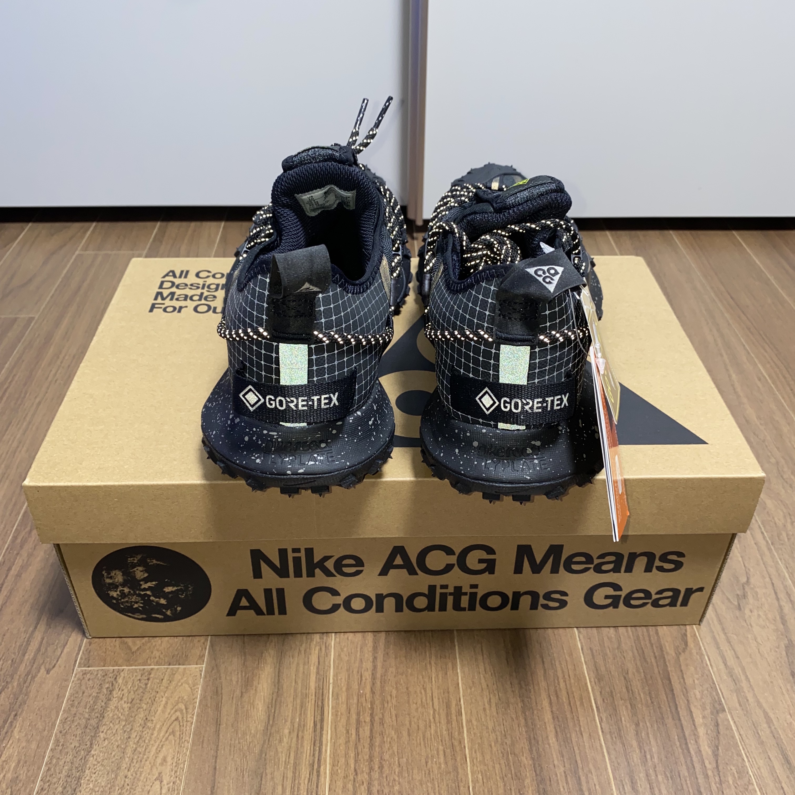 Nike ACG Mountain Fly Low Gore-Tex SE Dark Smoke Grey 착용 스타일