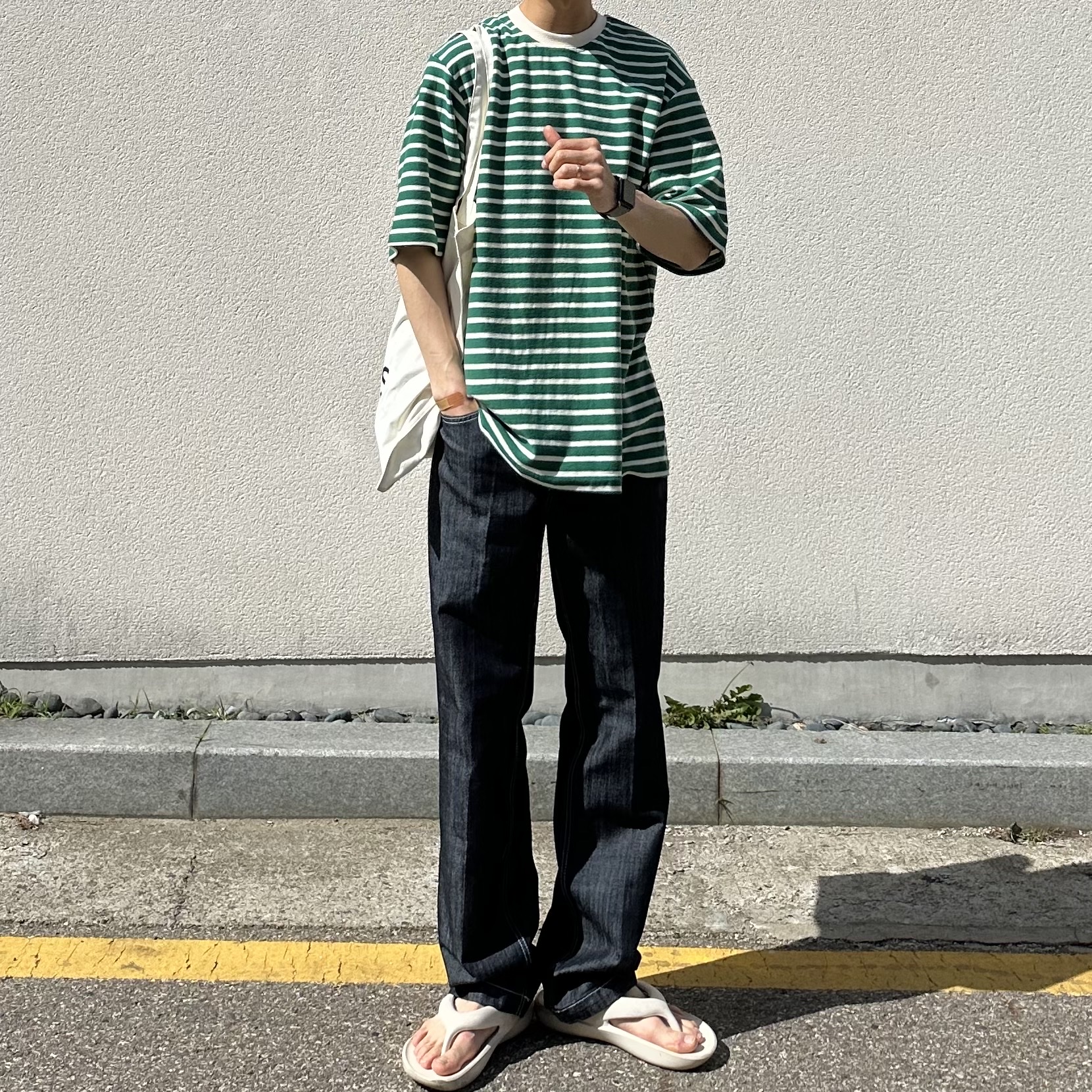 New Balance x Taw&Toe Flip Flop Ivory 착용 스타일 - 3