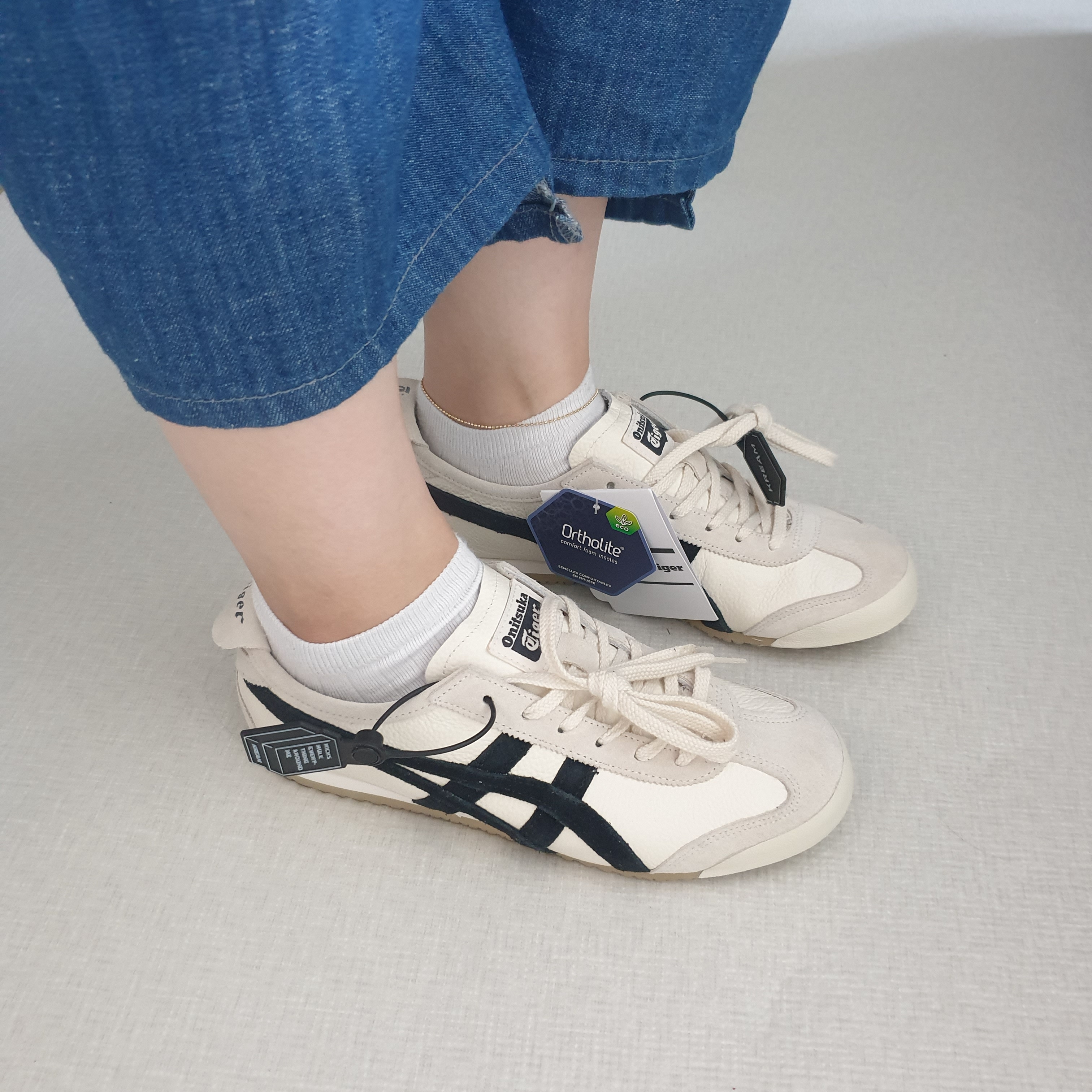 Onitsuka Tiger Mexico 66 Vintage White Black 착용 스타일