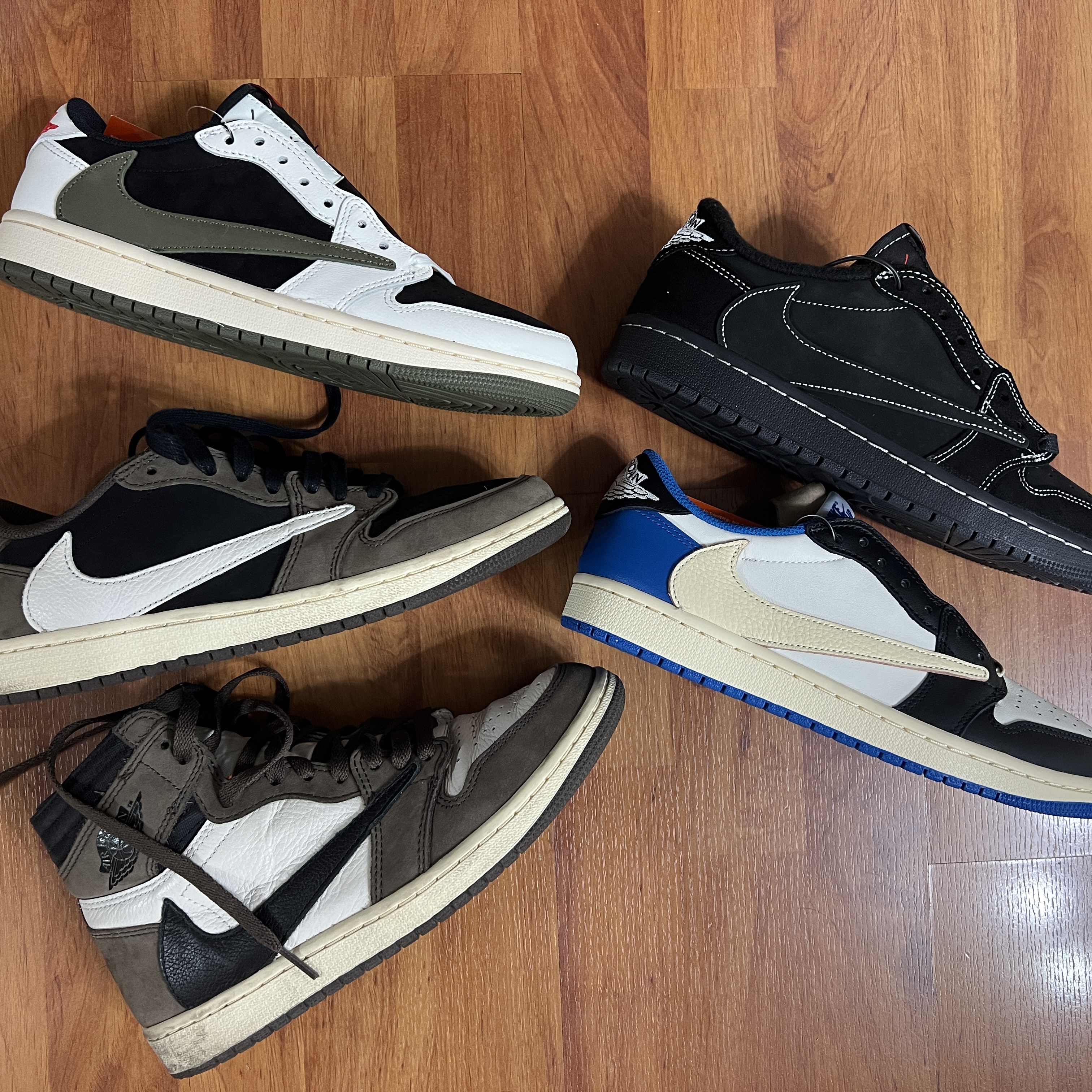 (W) Jordan 1 x Travis Scott Retro Low OG SP Medium Olive, Jordan 1 x Travis Scott Retro Low OG SP Black Phantom 착용 스타일