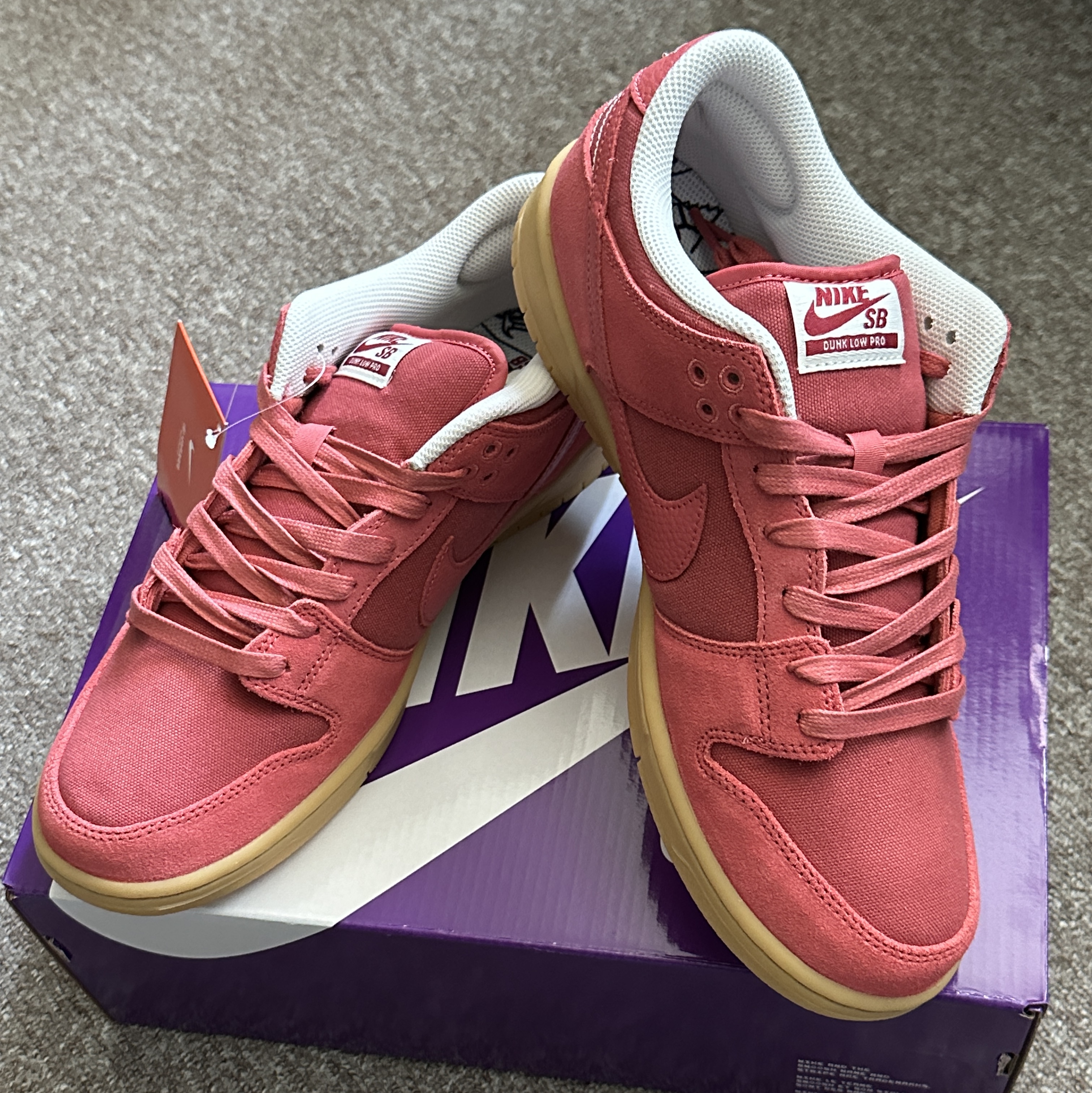 Nike SB Dunk Low Adobe 착용 스타일
