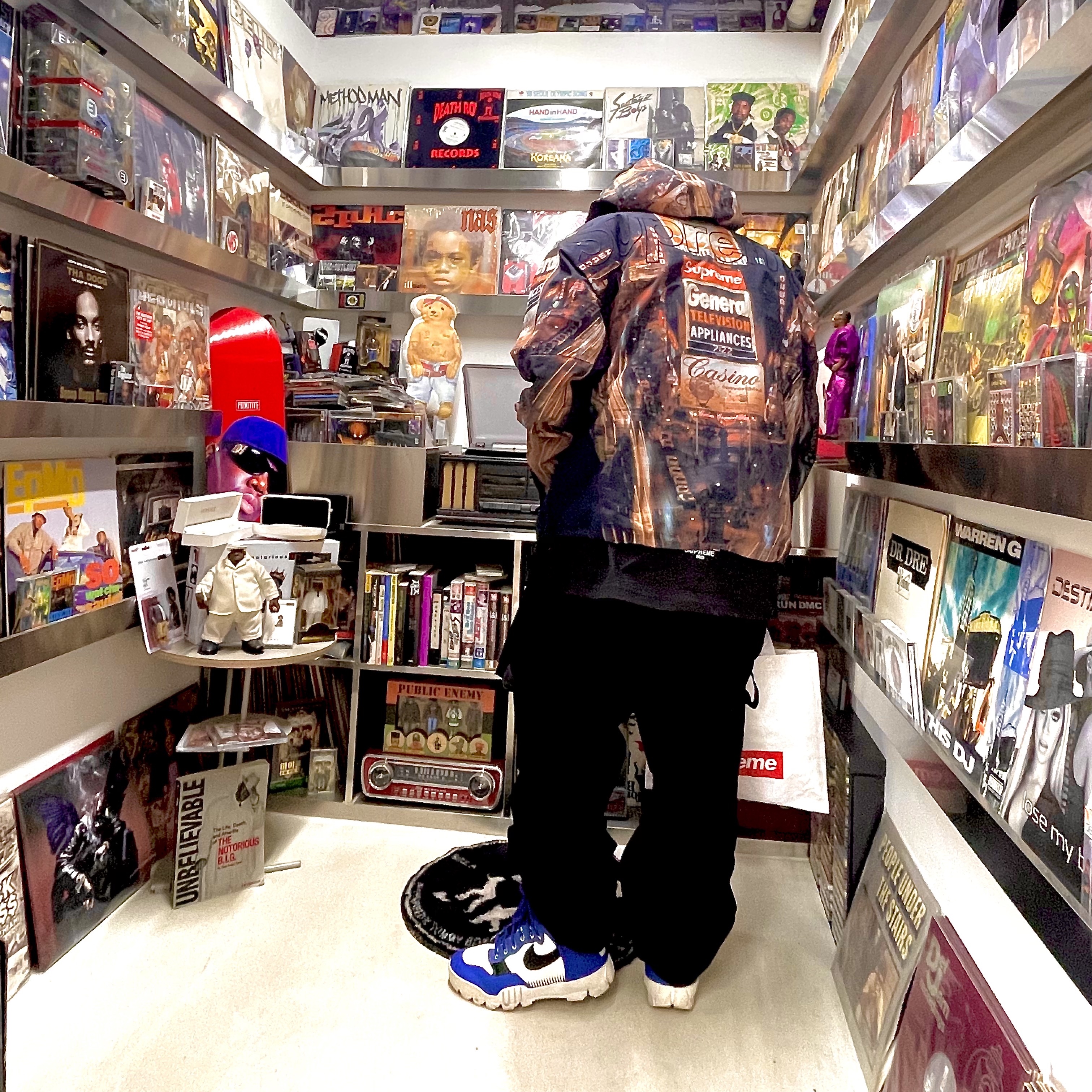 Supreme x The North Face Taped Seam Shell Jacket Times Square - 22FW, Nike x Undercover SFB Jungle Dunk White 착용 스타일
