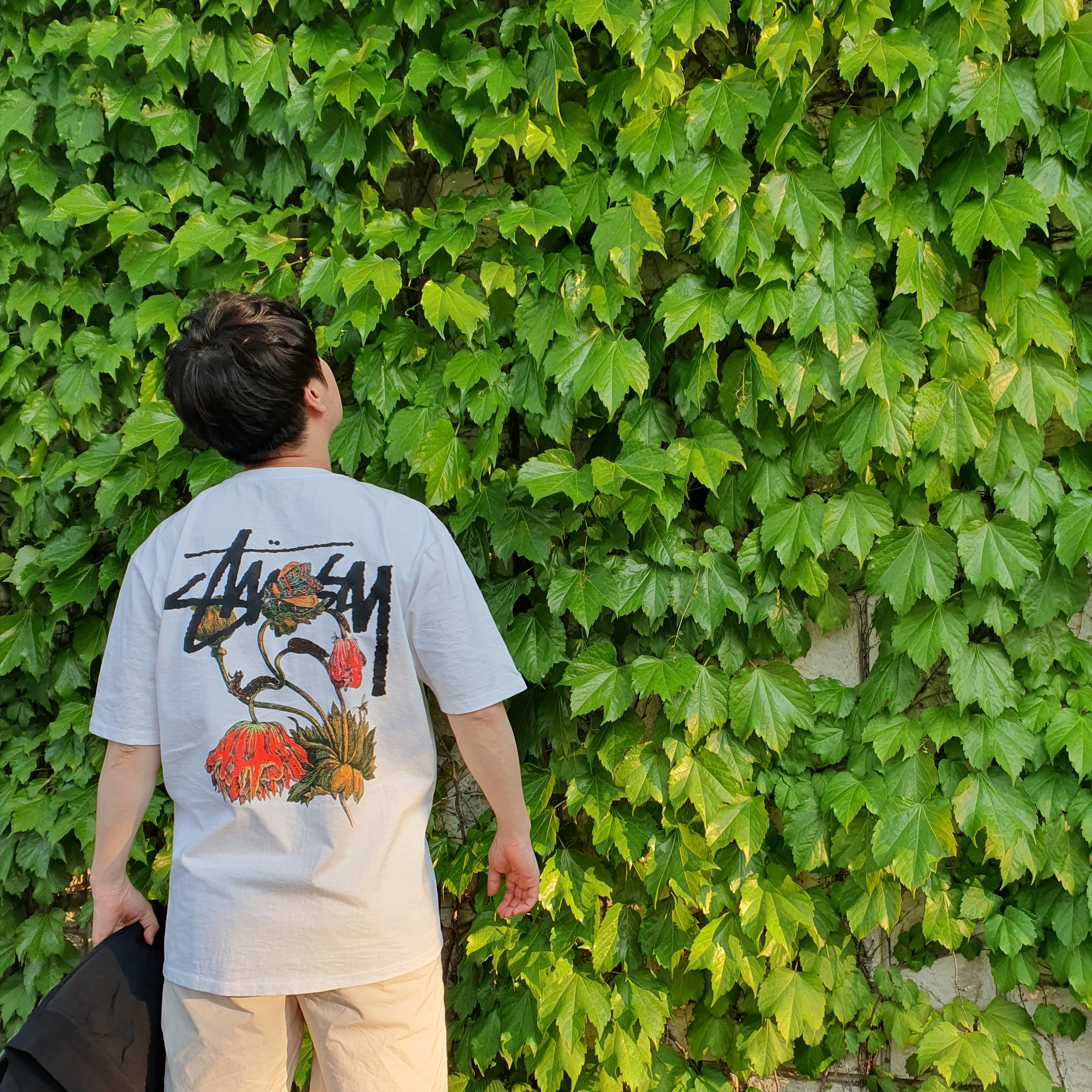 Stussy Withered Flower T-Shirt White 착용 스타일