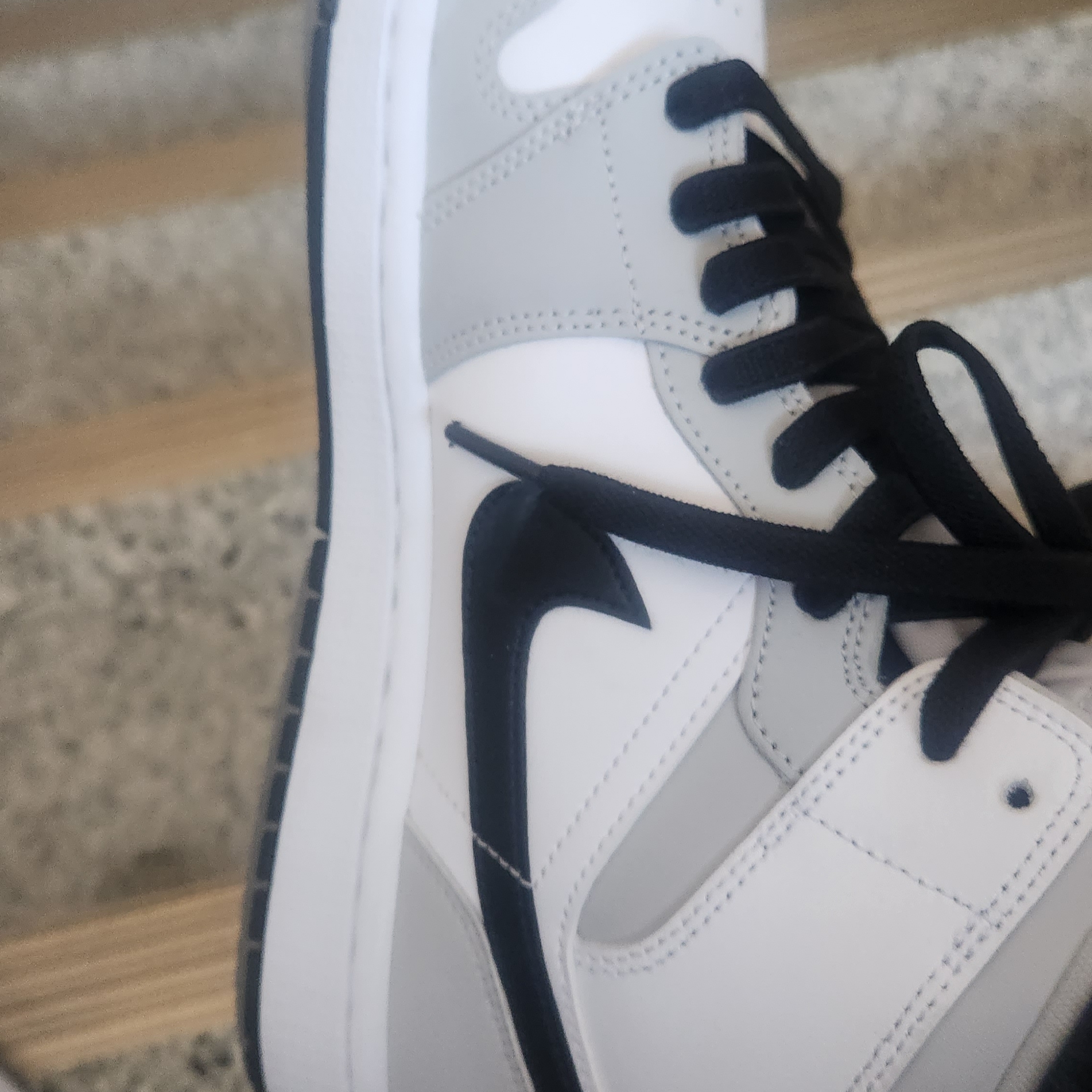 (W) Jordan 1 Mid Grey Fog 착용 스타일 - 1