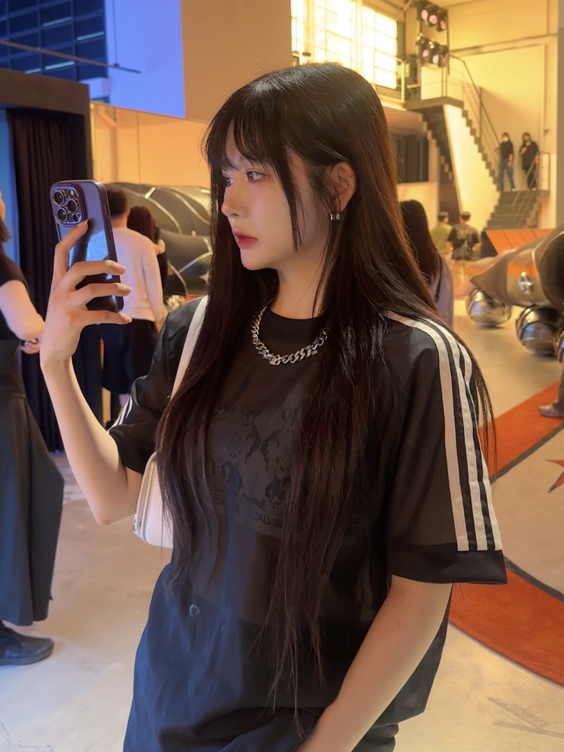 젠틀 몬스터 x 떠그 클럽 테크노 01 블랙, 젠틀 몬스터 안테나 01 블랙 착용 스타일 - 4
