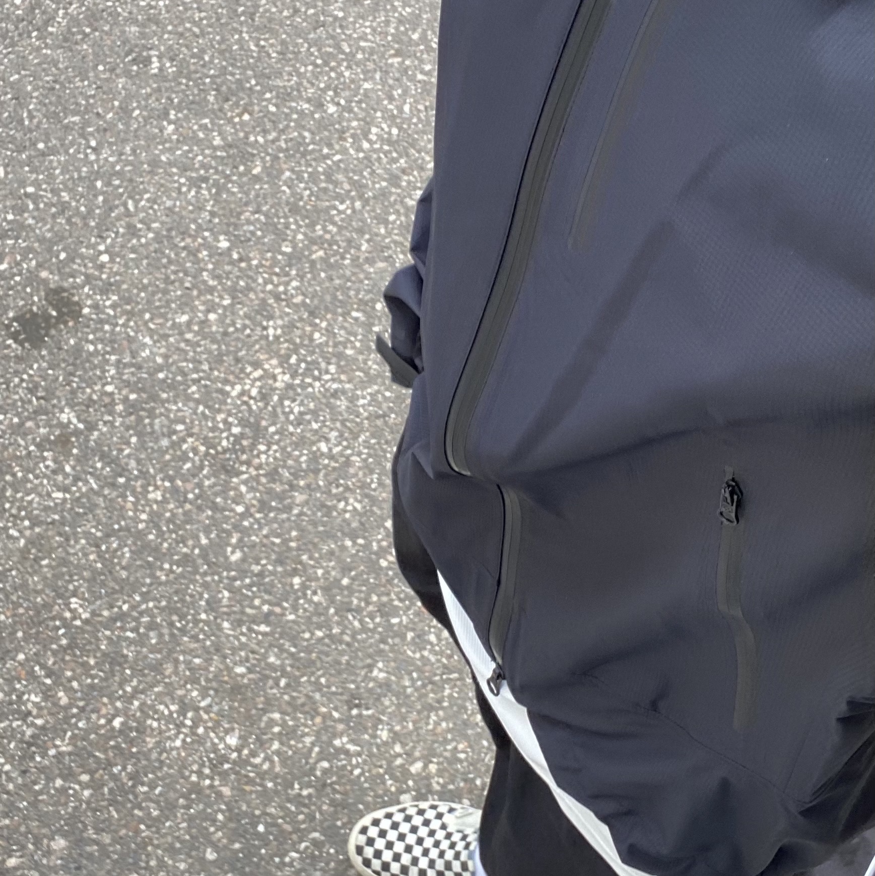 Sansan Gear Windblock Jacket Dark Navy - 23SS, Vans Checkerboard Comfycush One Marshmallow 착용 스타일 - 2
