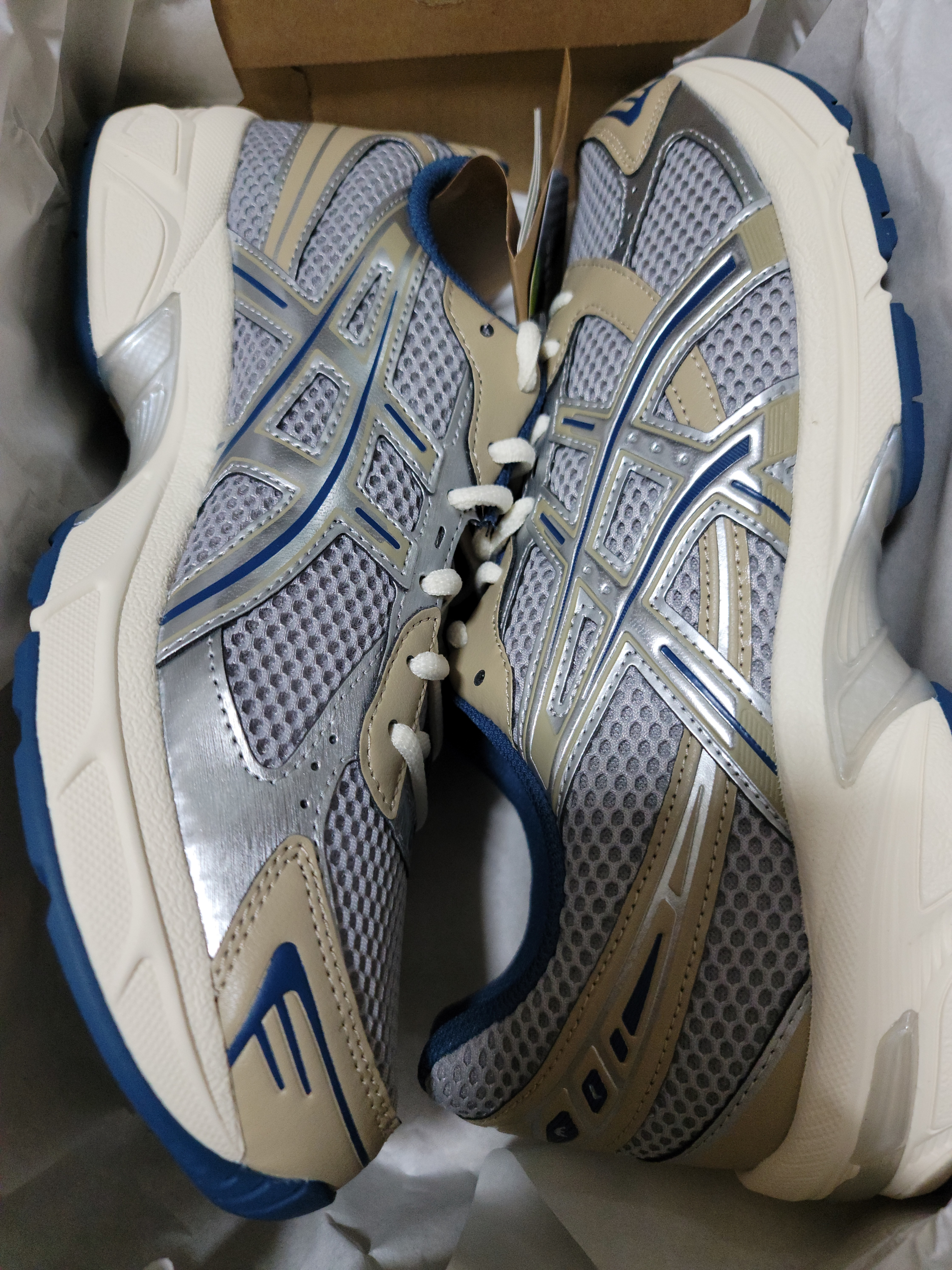 Asics Gel-1130 Oyster Grey Pure Silver 착용 스타일