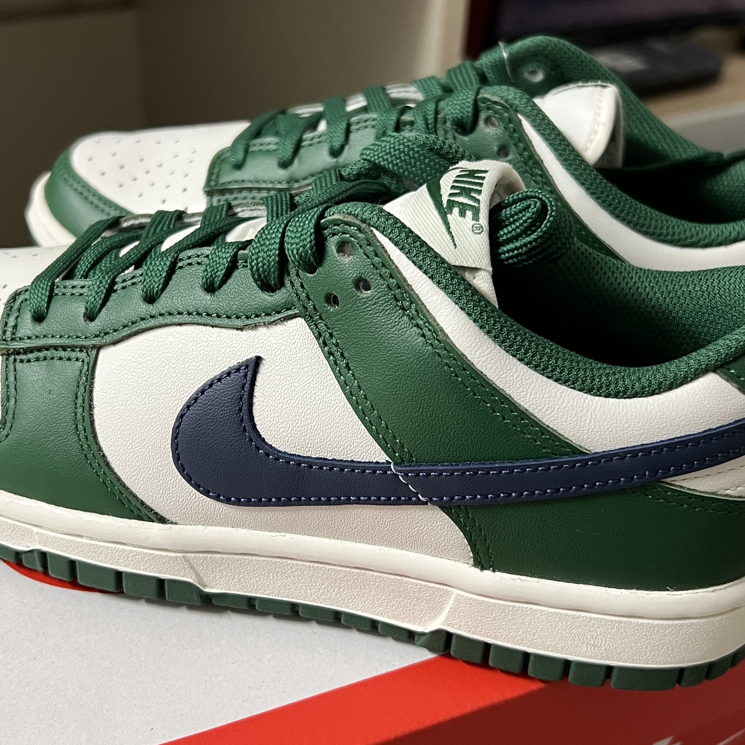 (W) Nike Dunk Low Gorge Green 착용 스타일 - 1