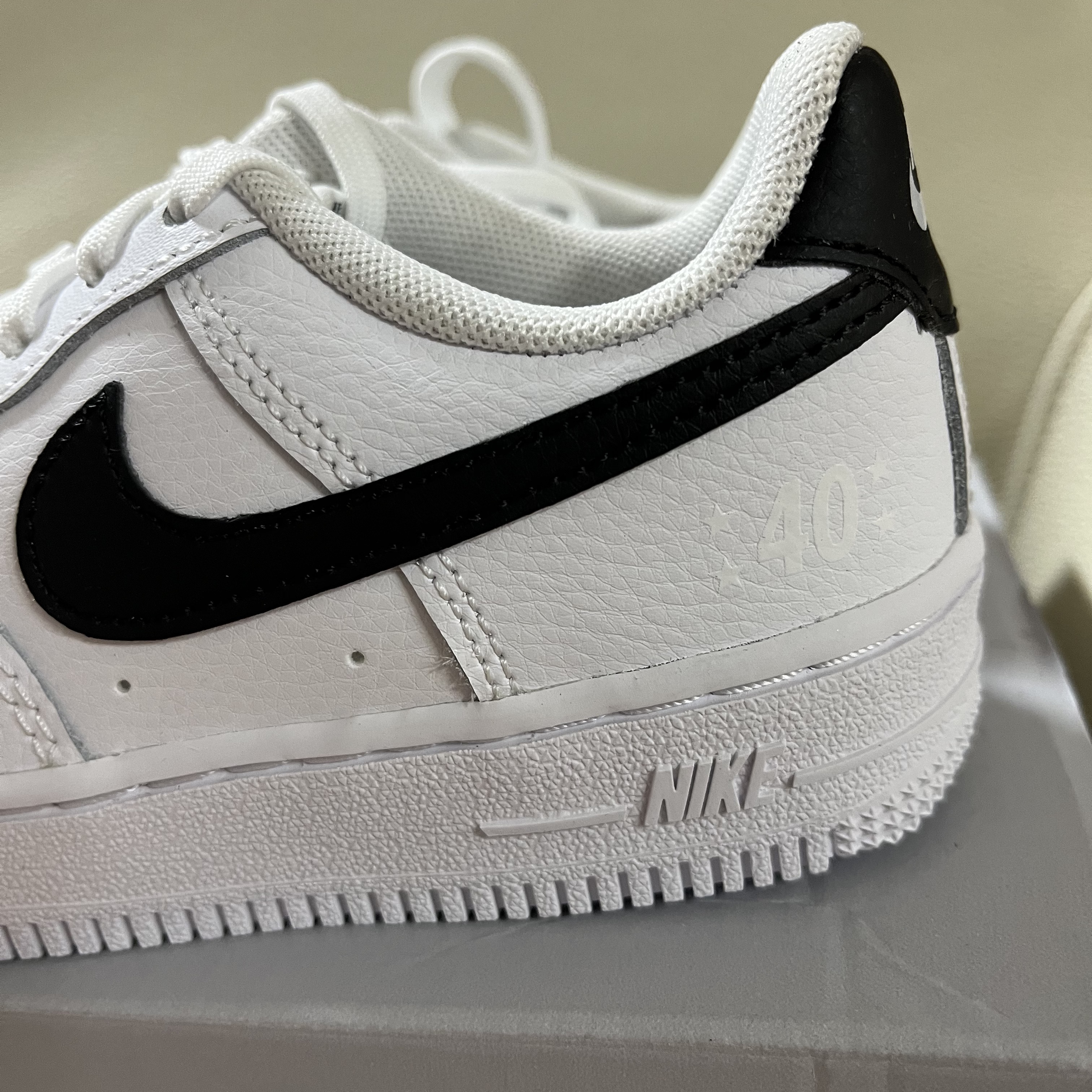 (PS) Nike Air Force 1 Low SE 40th Anniversary White Black 착용 스타일 - 2