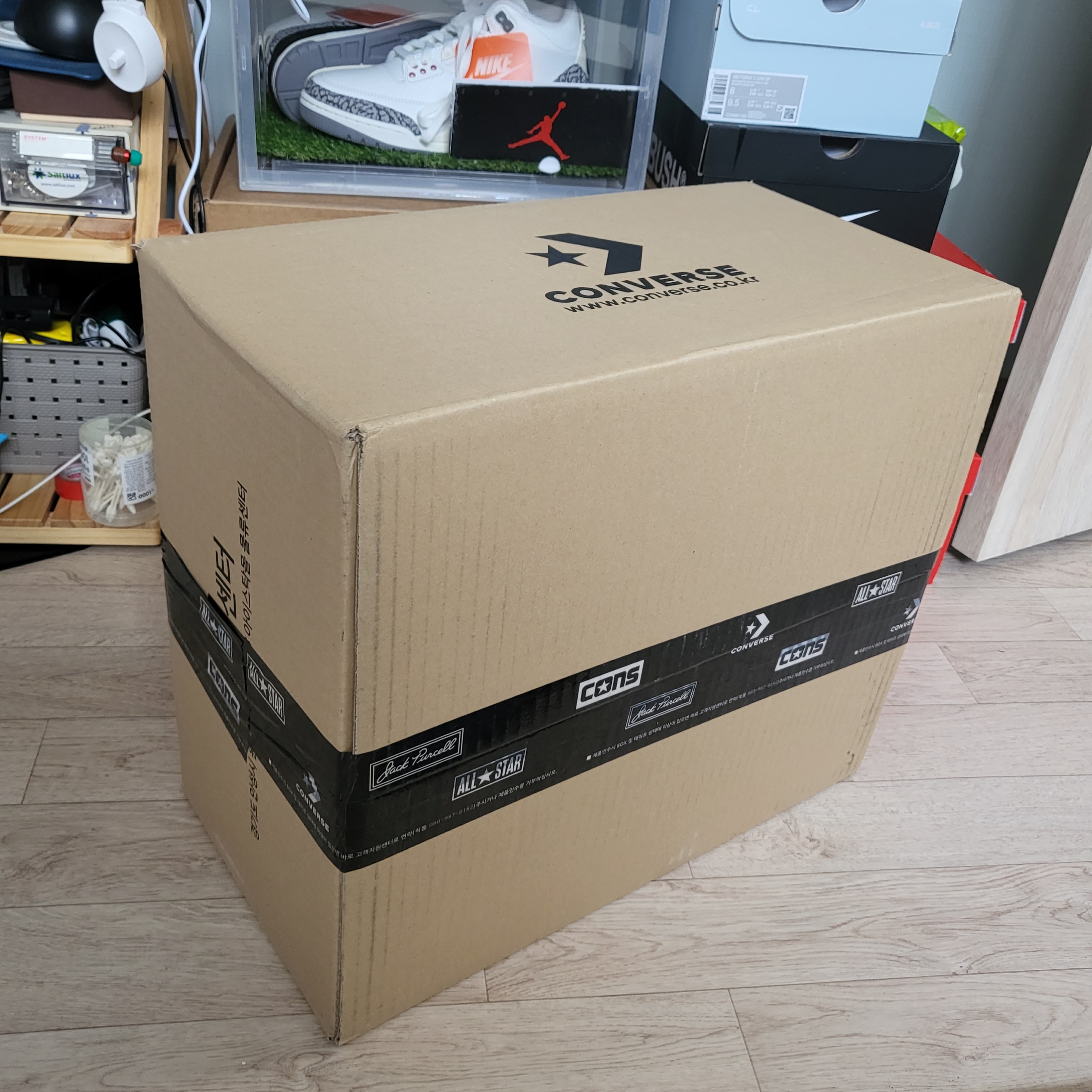 컨버스 x 프라그먼트 웨폰 미드 화이트 착용 스타일 - 5