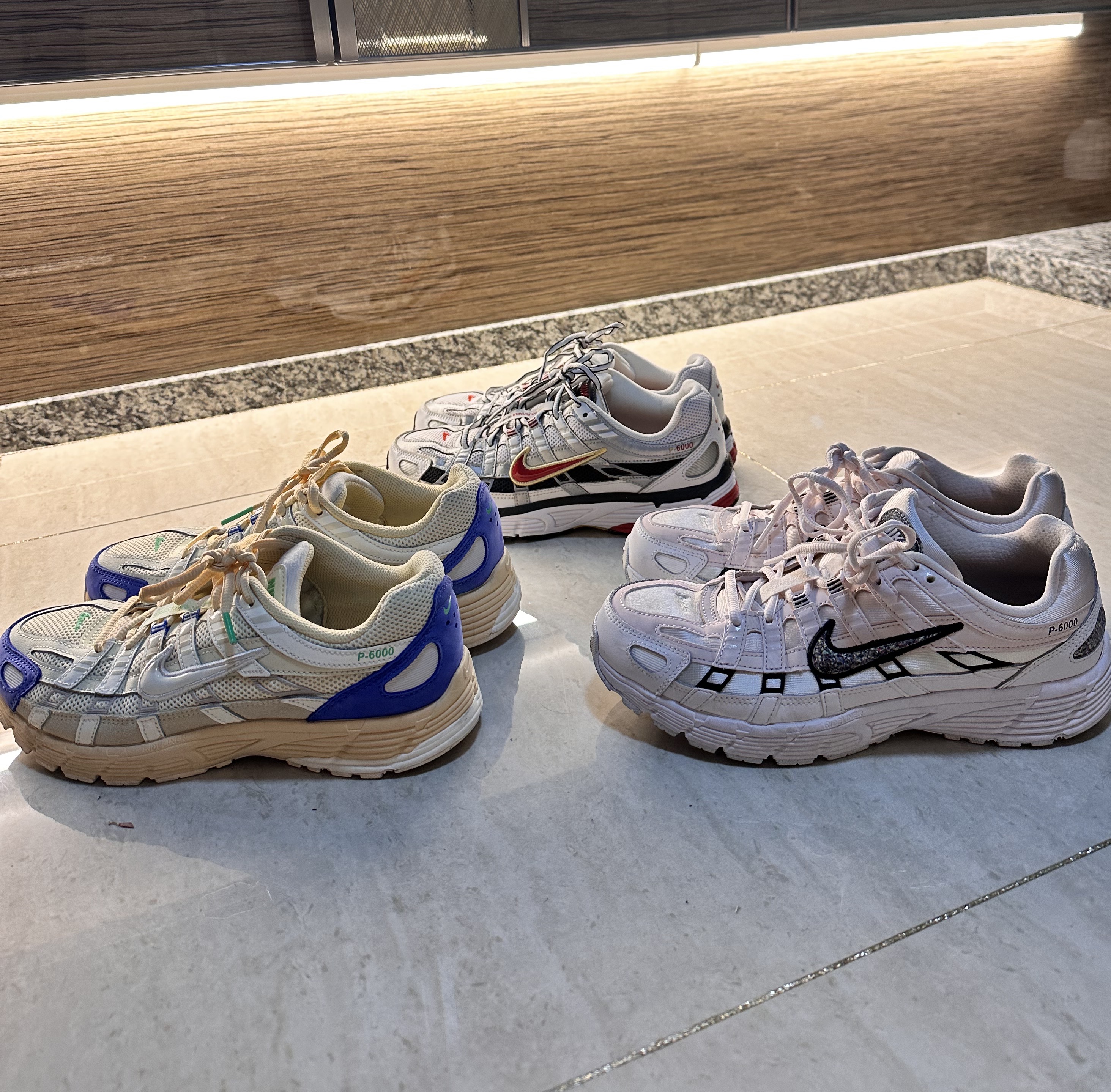 (W) Nike P-6000 Metallic Silver Red, Nike P-6000 Coconut Milk Medium Blue 착용 스타일