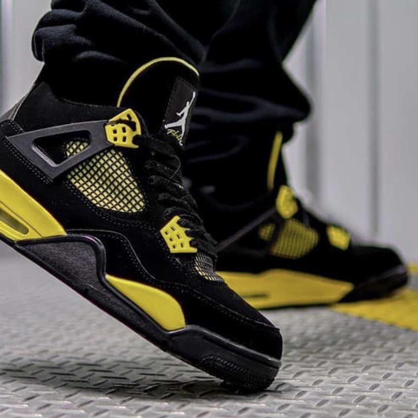 Jordan 4 Retro Thunder 2023 착용 스타일 - 1
