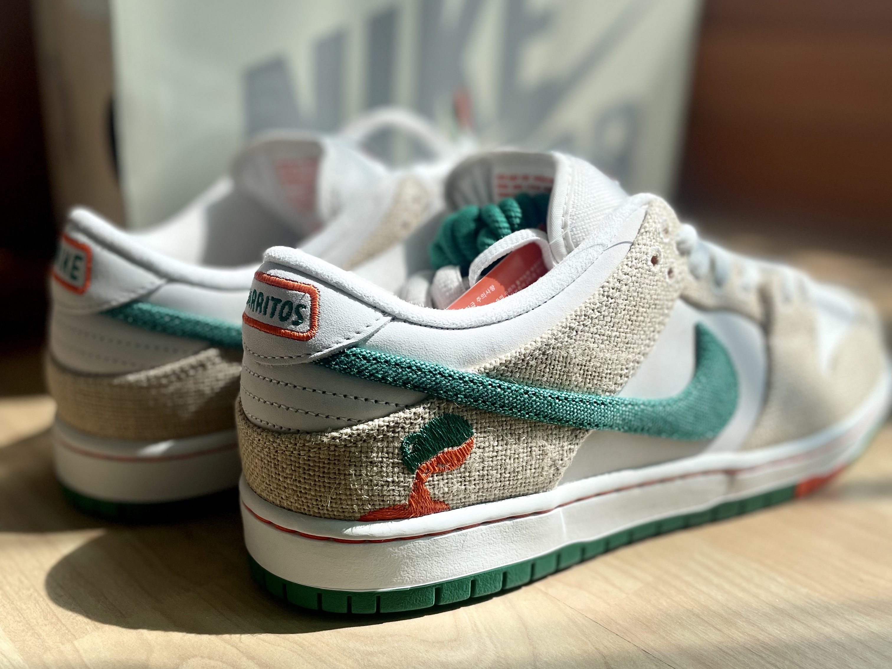Nike x Jarritos SB Dunk Low Phantom and Malachite 착용 스타일 - 2