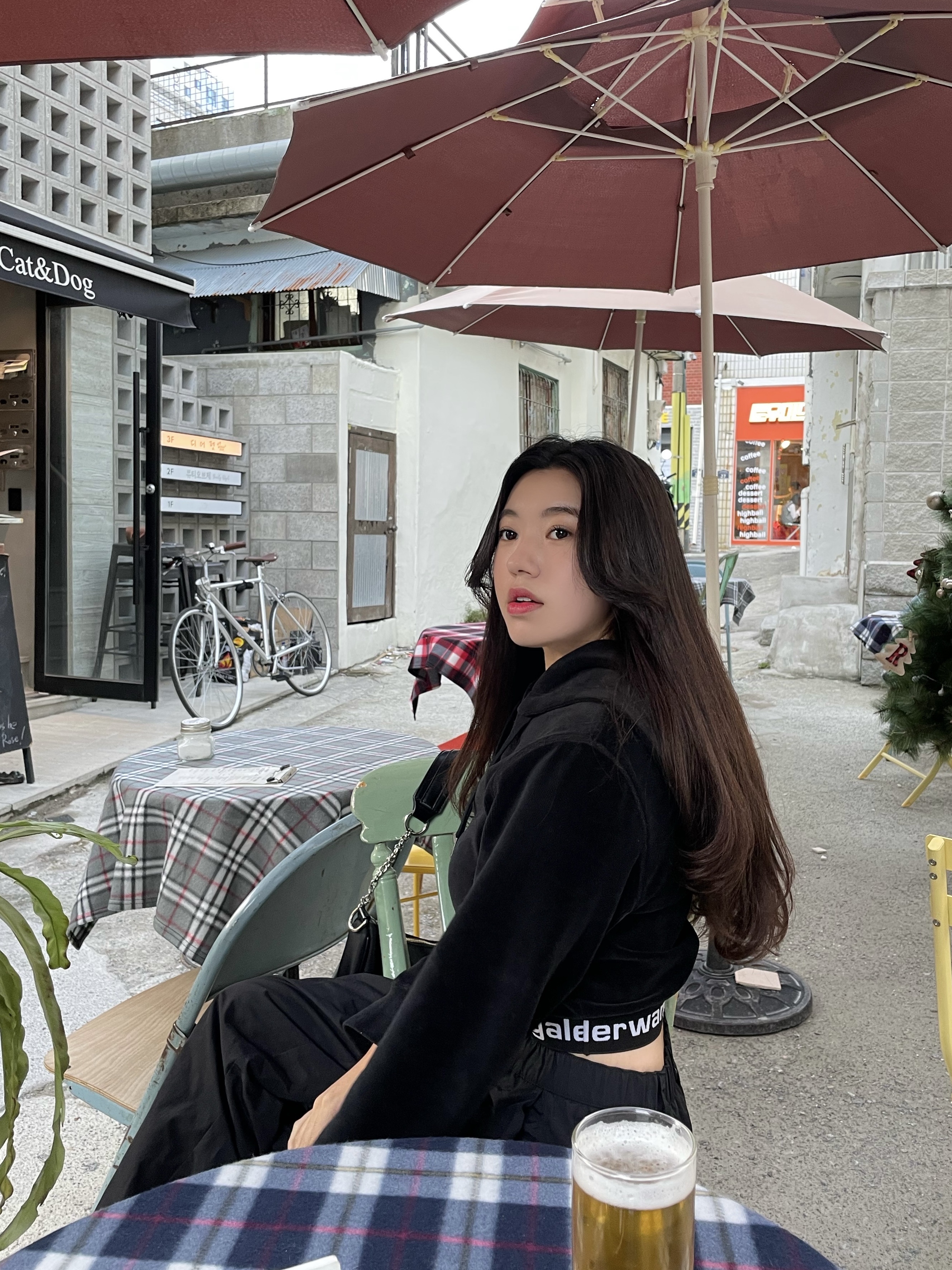 (W) Alexander Wang Long Sleeve Hoodie in Stretch Corduroy Black 착용 스타일 - 1