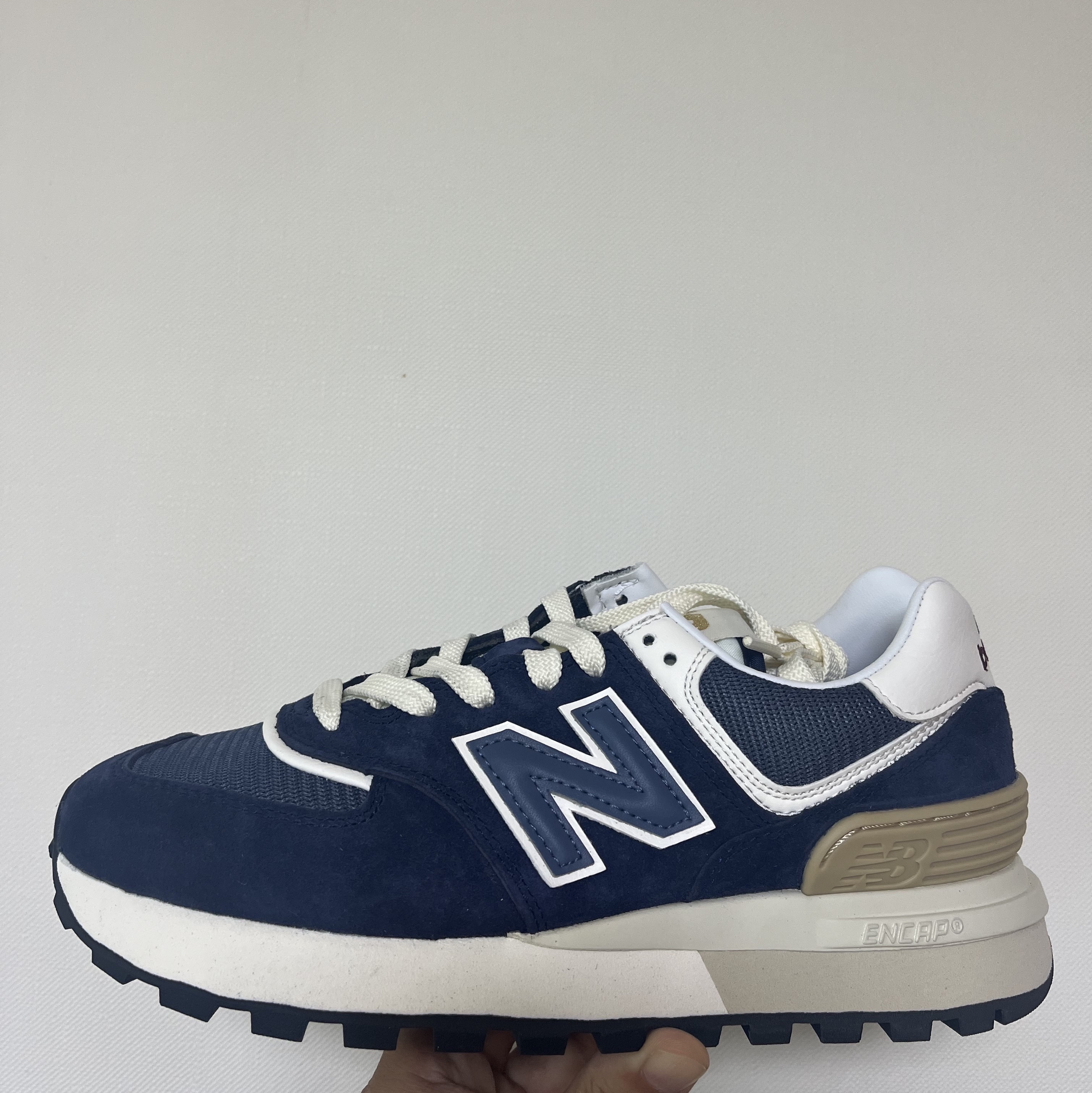 New Balance 574 Legacy Navy, New Balance 574 Legacy Navy Sea Salt 착용 스타일 - 4