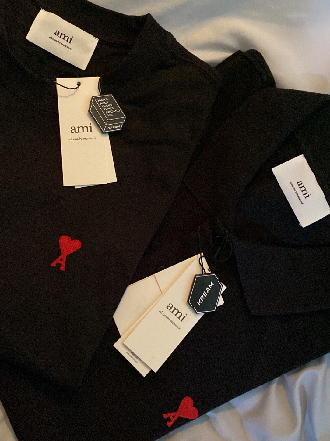 AMI de Coeur Polo Shirt Black, AMI de Coeur T-Shirt Black 착용 스타일