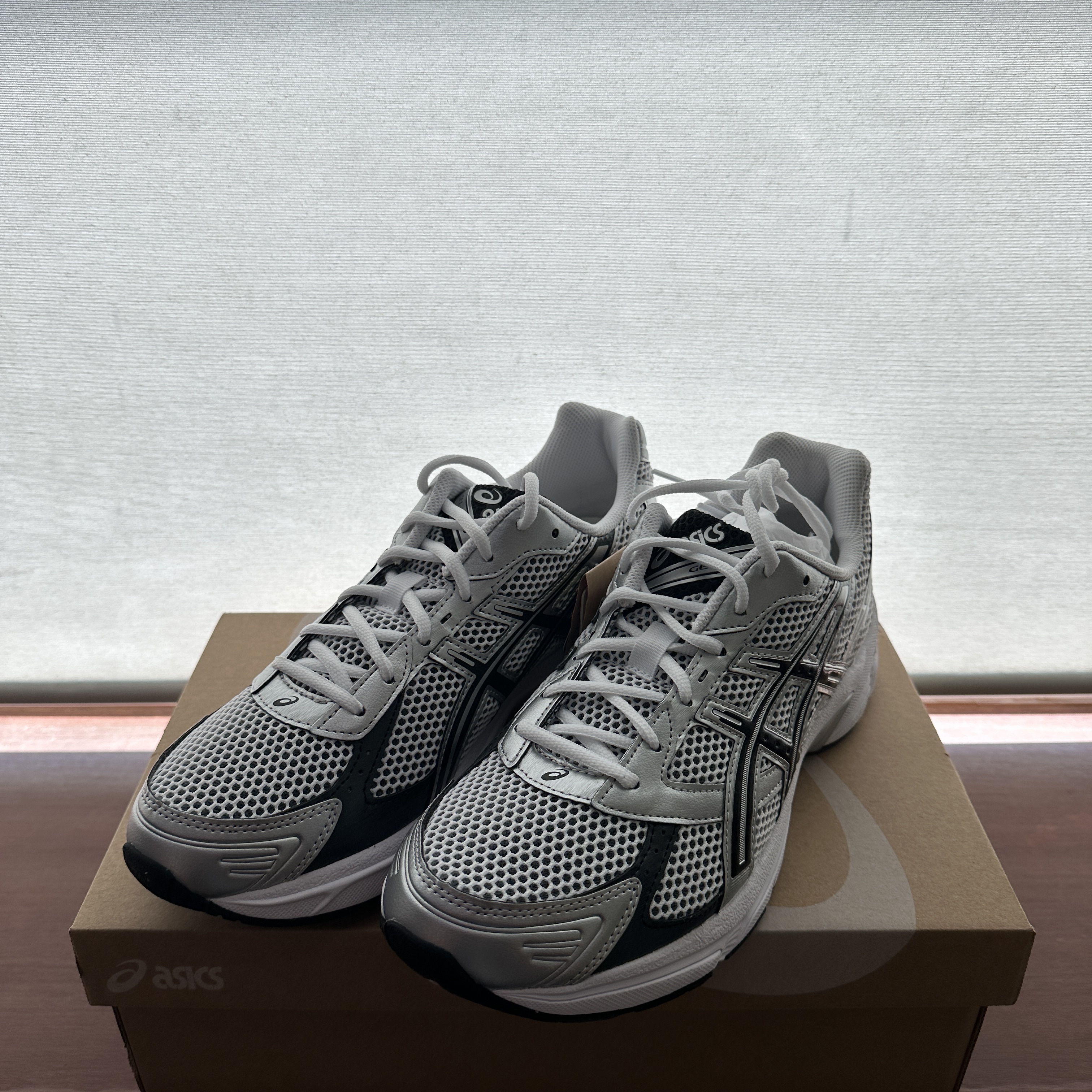 Asics Gel-1130 White Black 착용 스타일