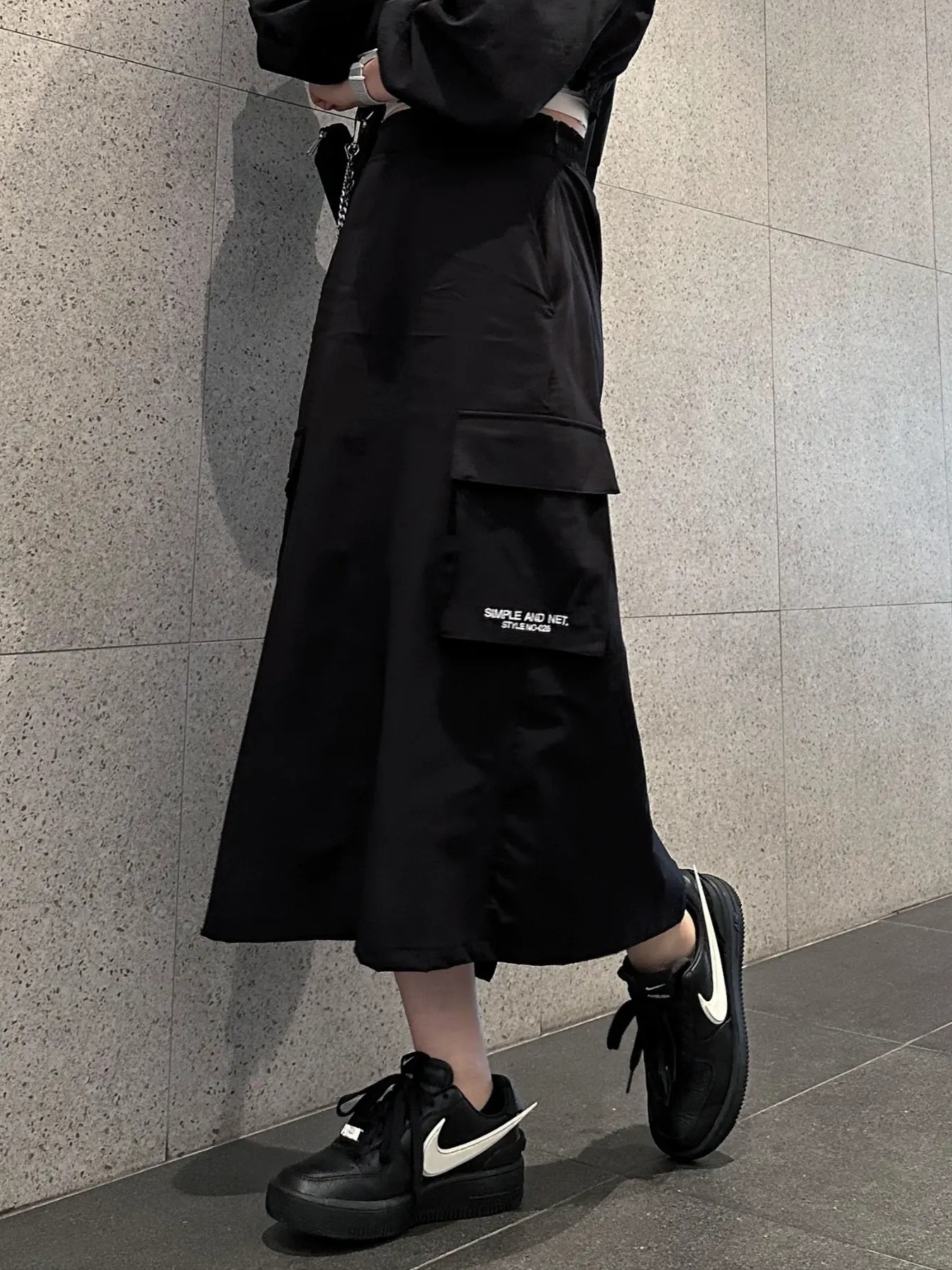 Nike x Ambush Air Force 1 Low SP Black 착용 스타일 - 3