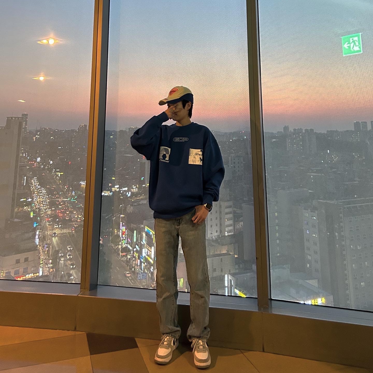 디젤 C-파벨 로고 패치 베이스볼 캡 화이트 착용 스타일 - 2