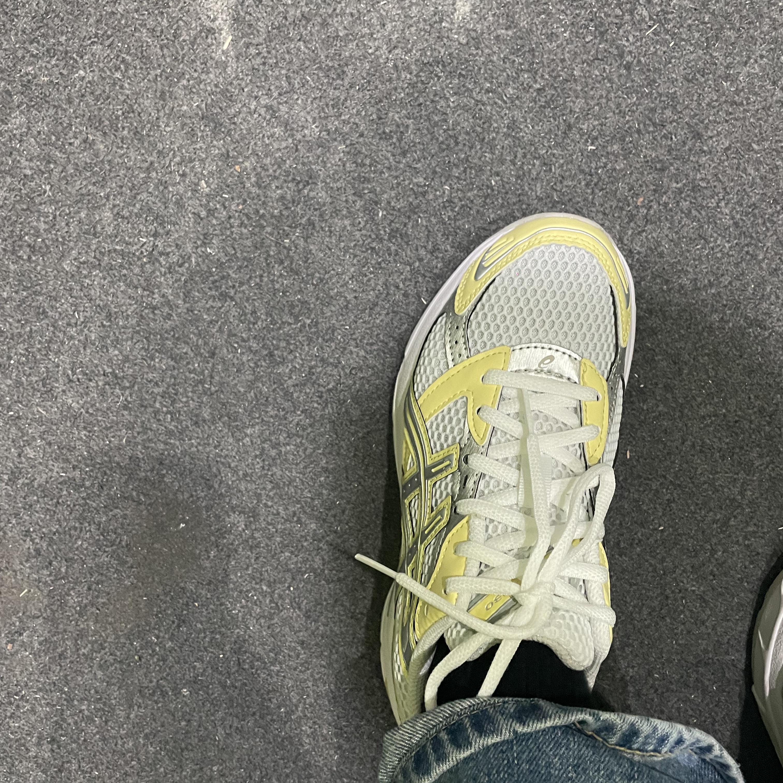 (W) Asics Gel-1130 White Butter 착용 스타일