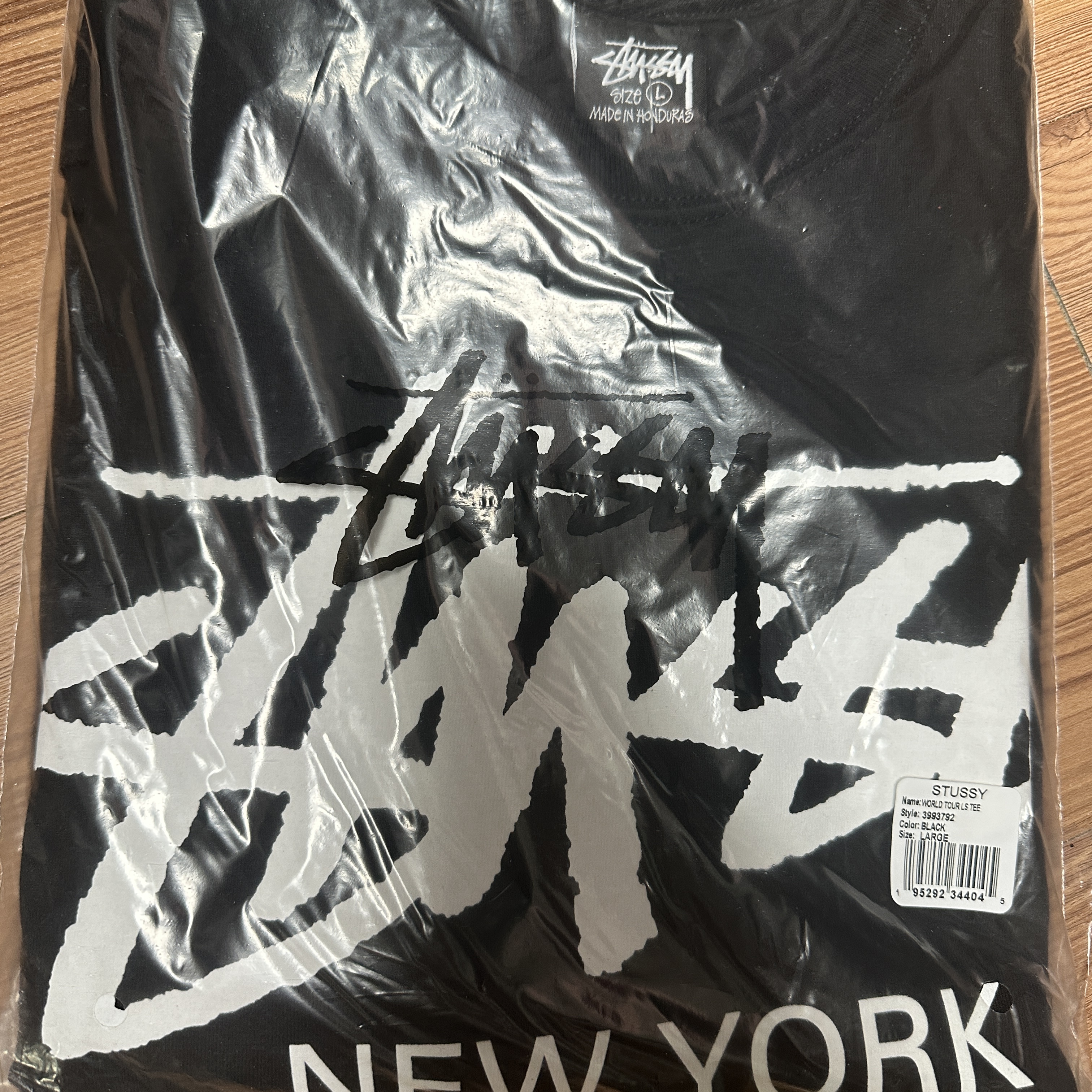 Stussy World Tour LS T-Shirt Black 착용 스타일