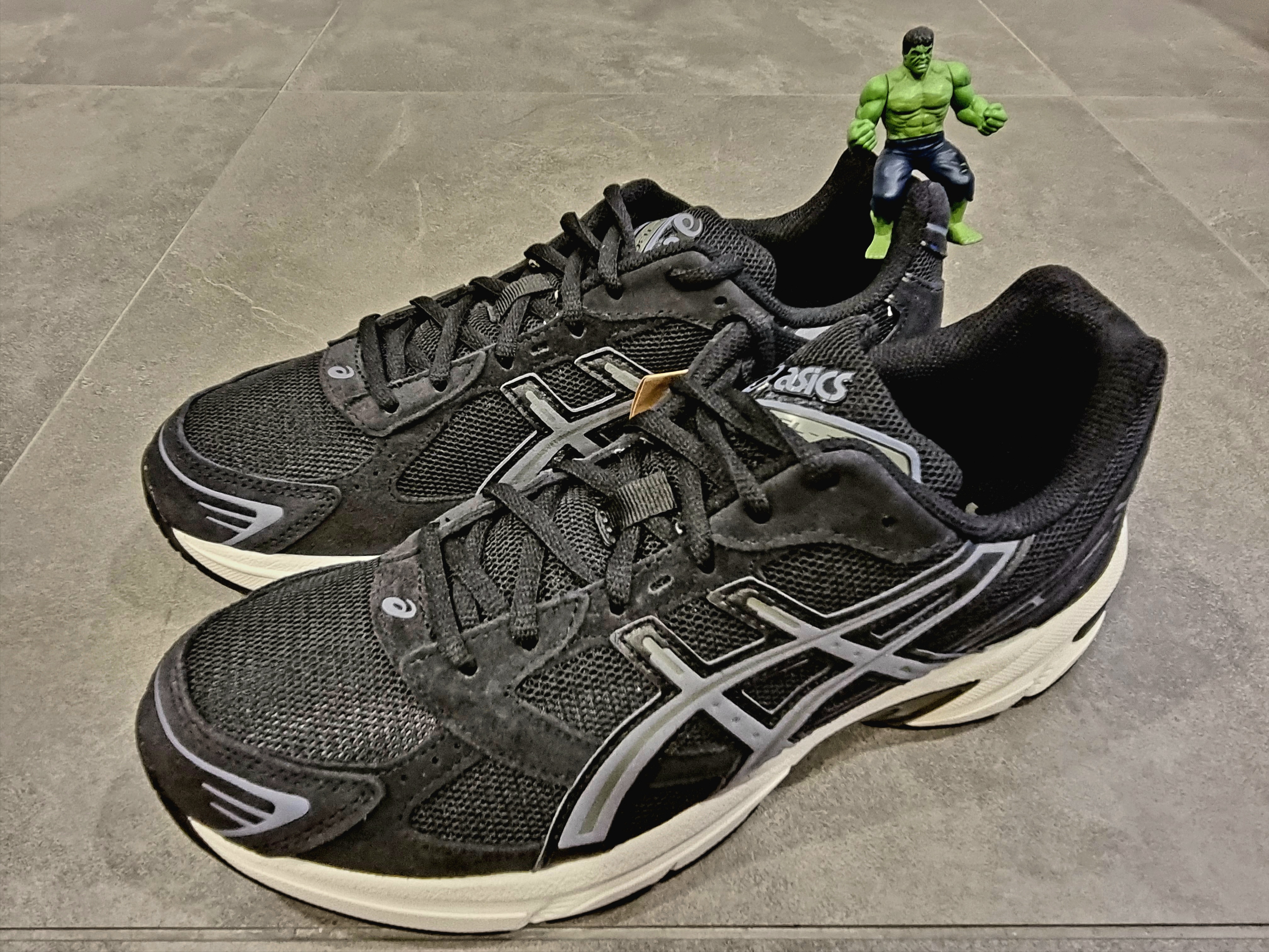Asics Gel-1130 Black Metropolis 착용 스타일 - 1