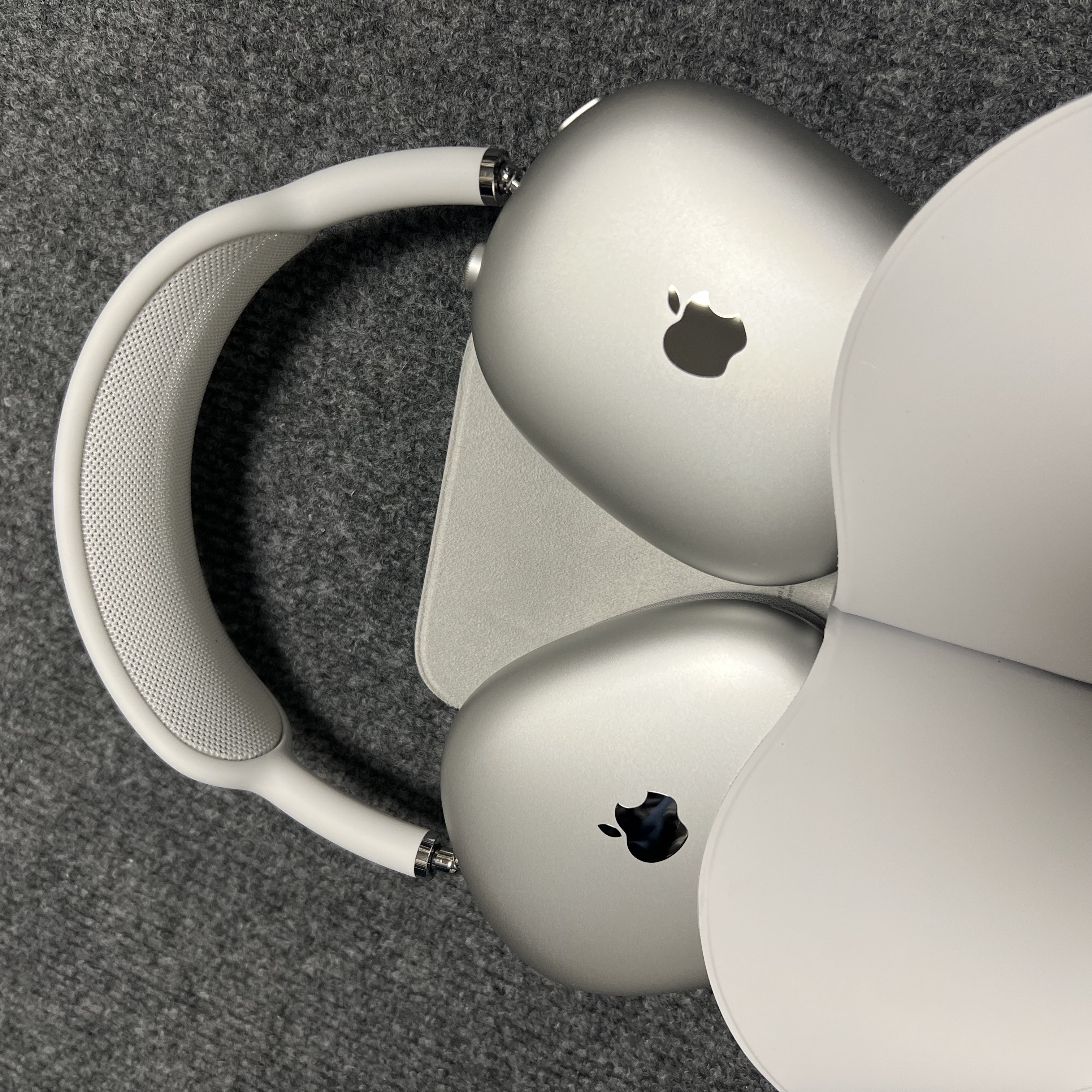 Apple AirPods Max Lightning Silver (Korean Ver.) 착용 스타일