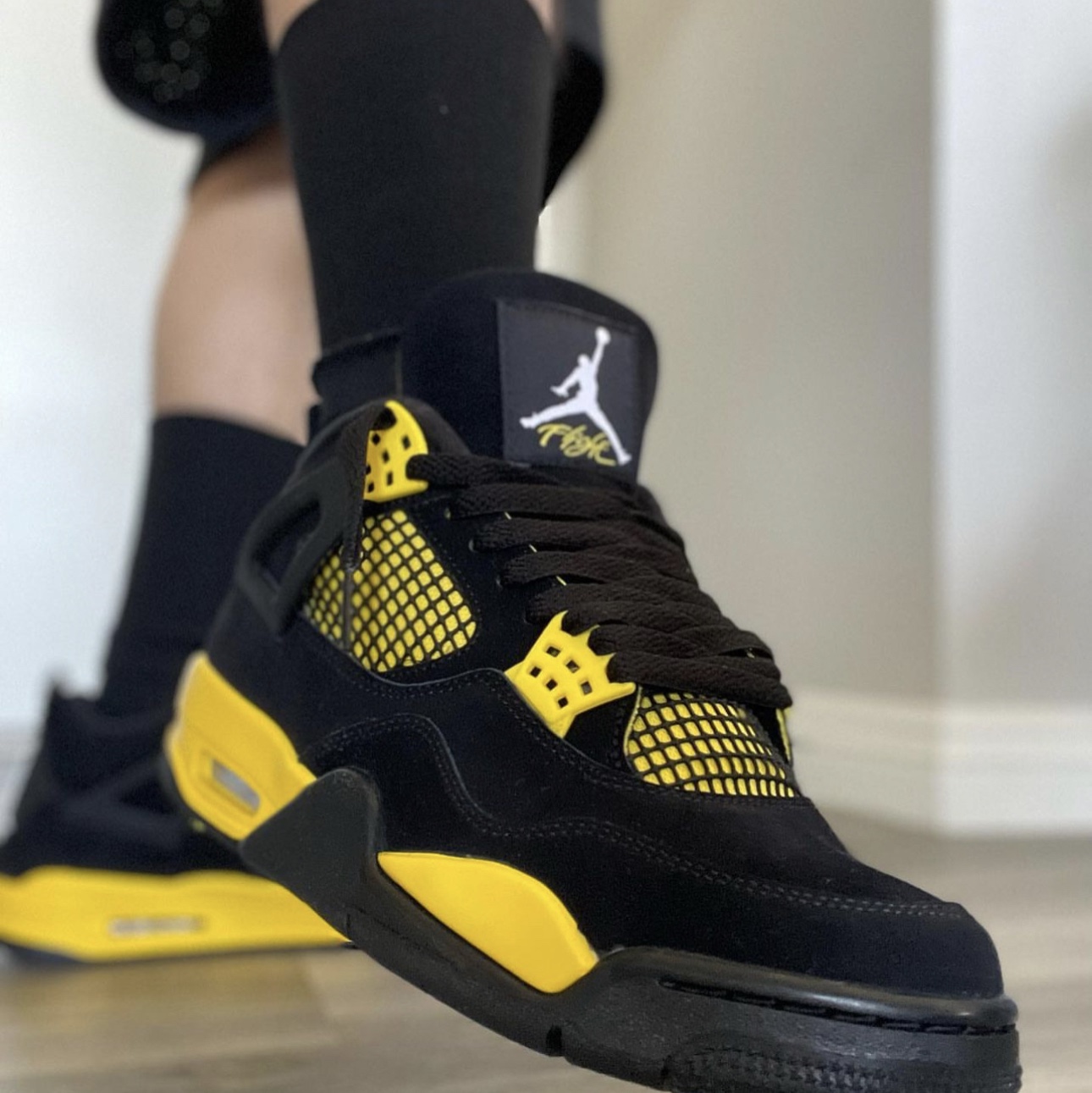 Jordan 4 Retro Thunder 2023 착용 스타일 - 4