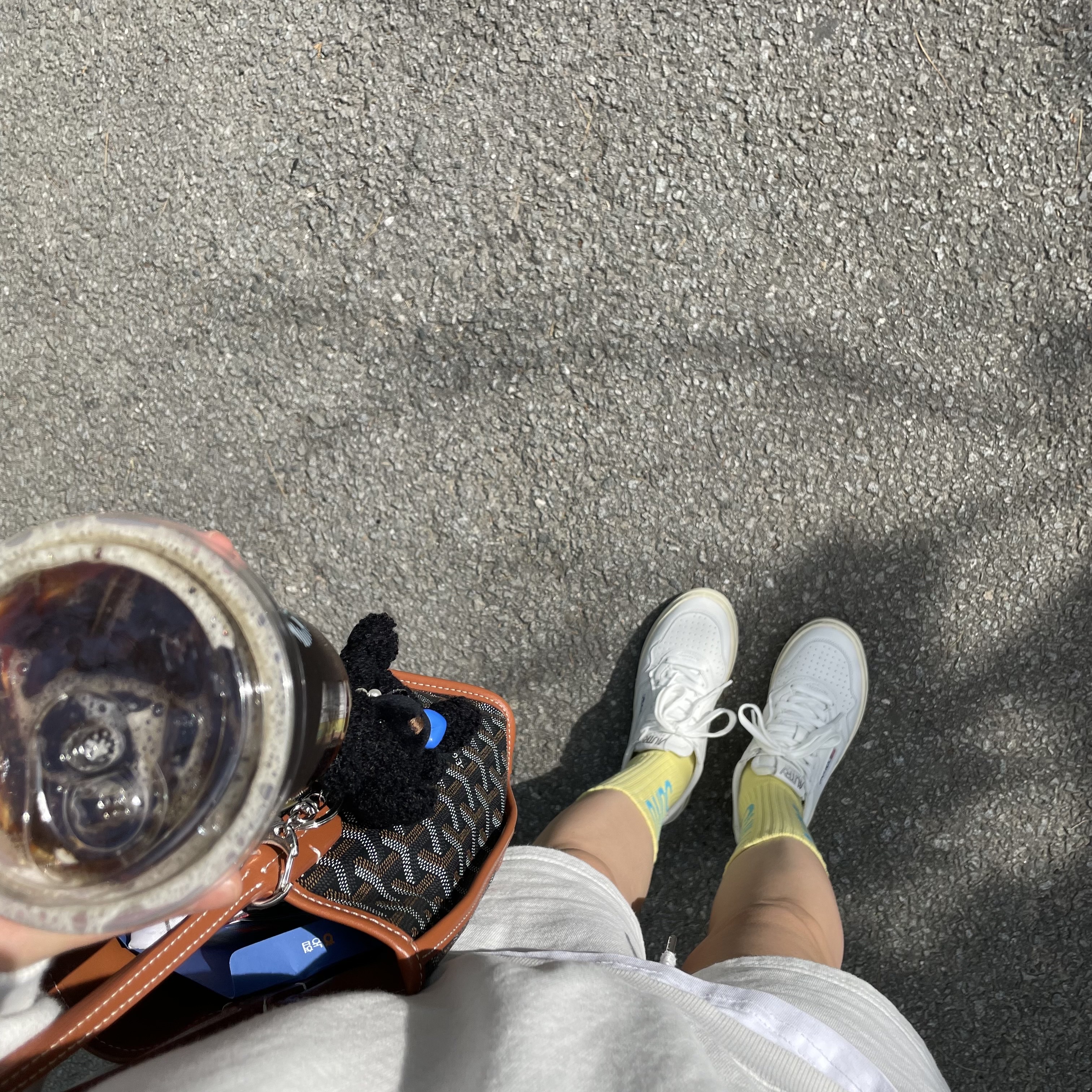 (W) Autry Medalist Low Goatskin Sneakers White 착용 스타일 - 2