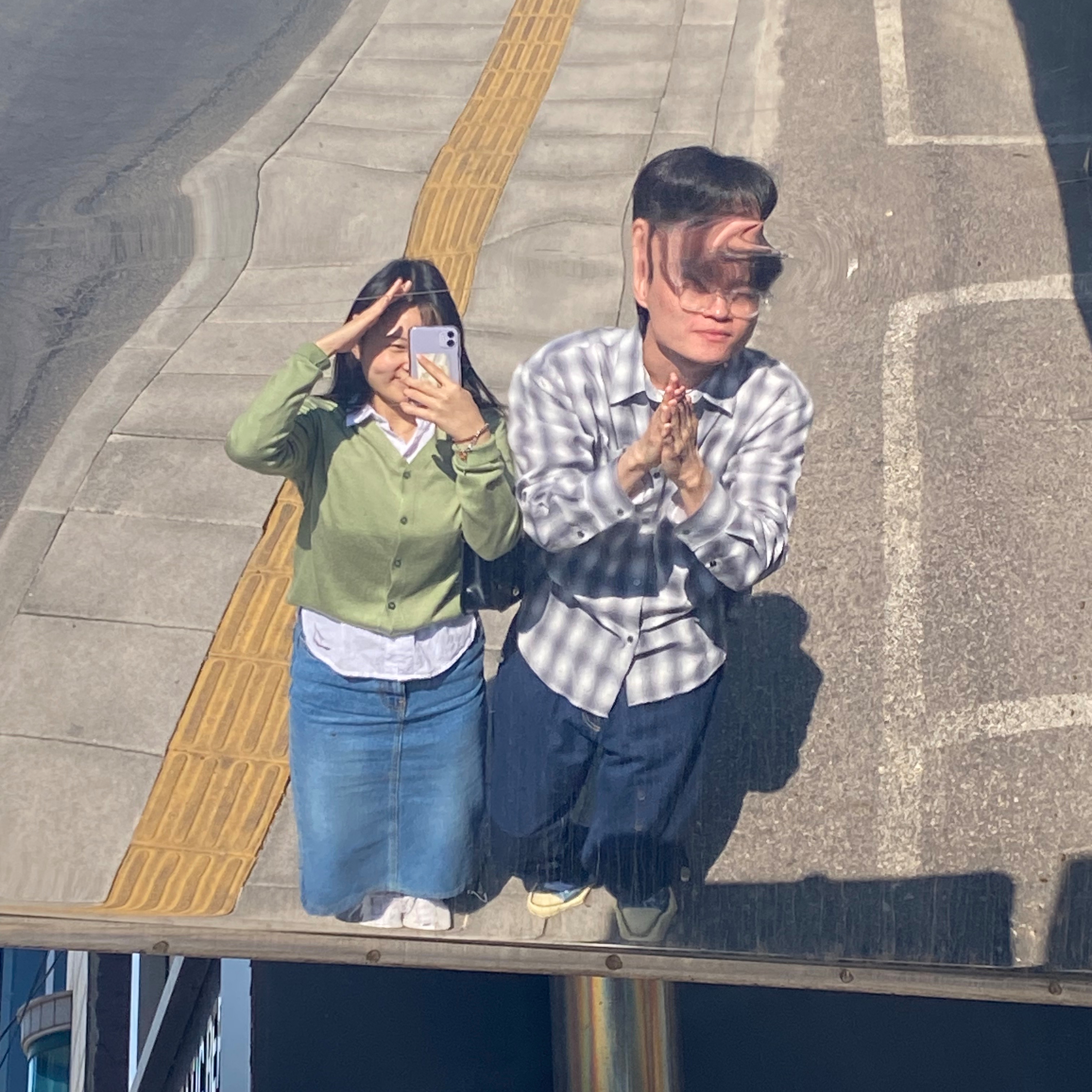 아워레가시 익스텐디드 써드컷 블루 데님, 메종 미하라 야스히로 피터슨 VL OG 솔 캔버스 로우탑 스니커즈 블루 착용 스타일