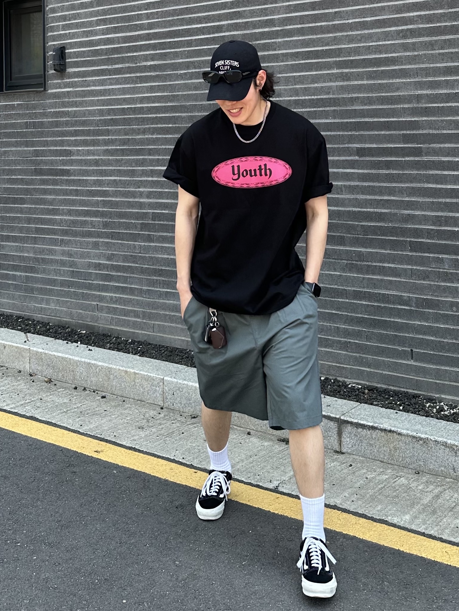 반스 볼트 OG 올드스쿨 LX 블랙 착용 스타일 - 1