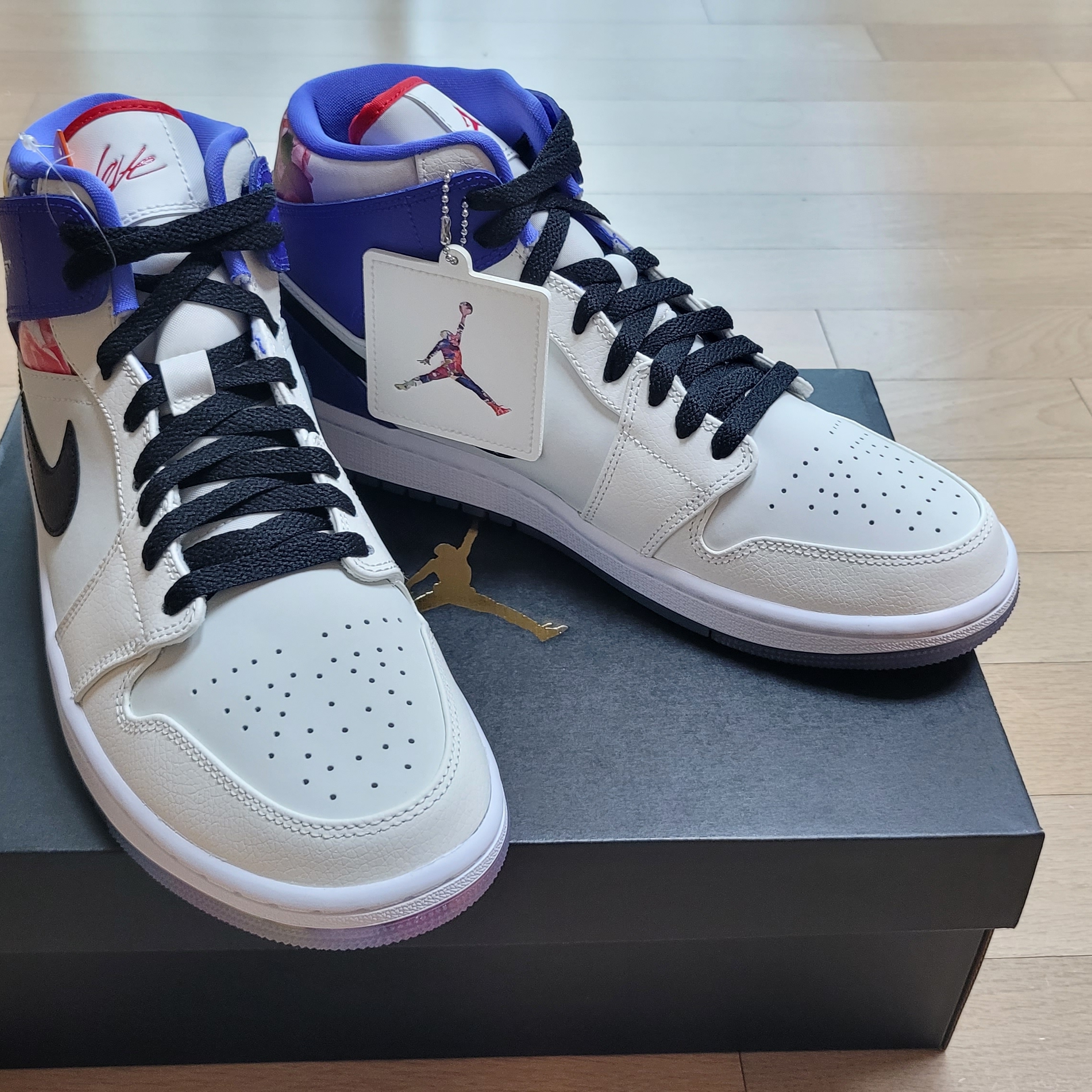 Jordan 1 Mid SE Floral 착용 스타일 - 1