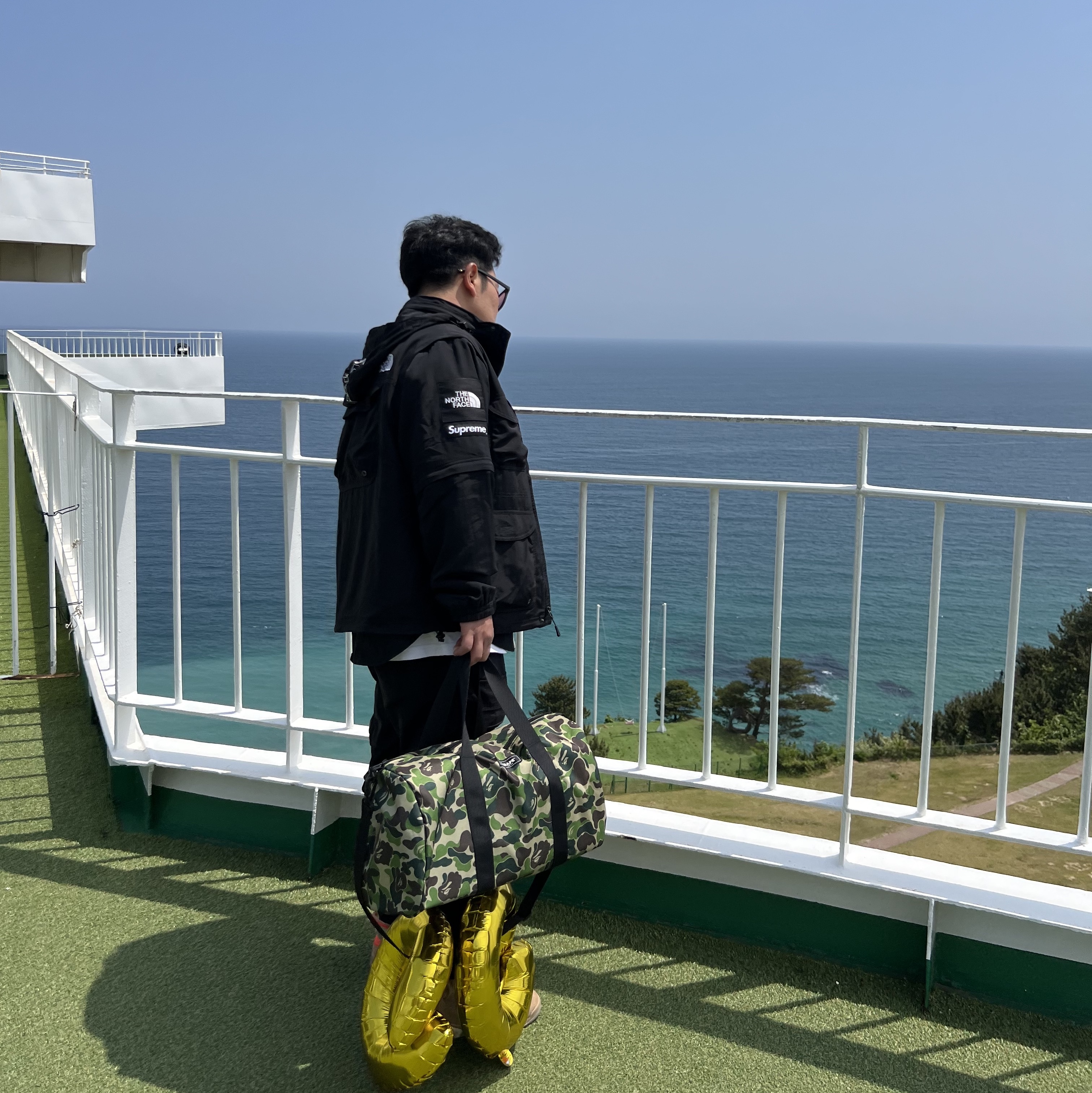 Supreme x The North Face Trekking Convertible Jacket Black - 22SS 착용 스타일