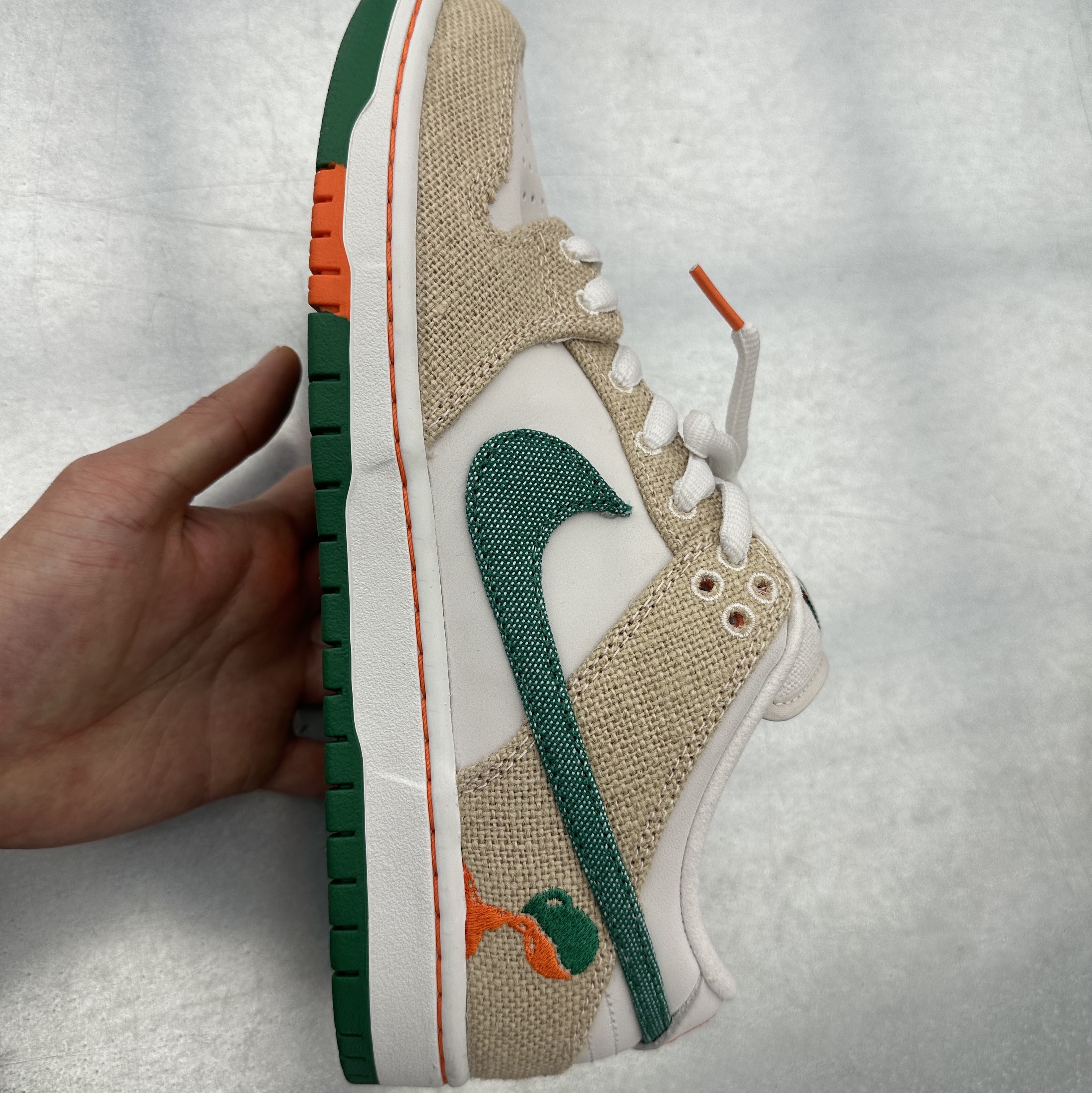 Nike x Jarritos SB Dunk Low Phantom and Malachite 착용 스타일 - 1