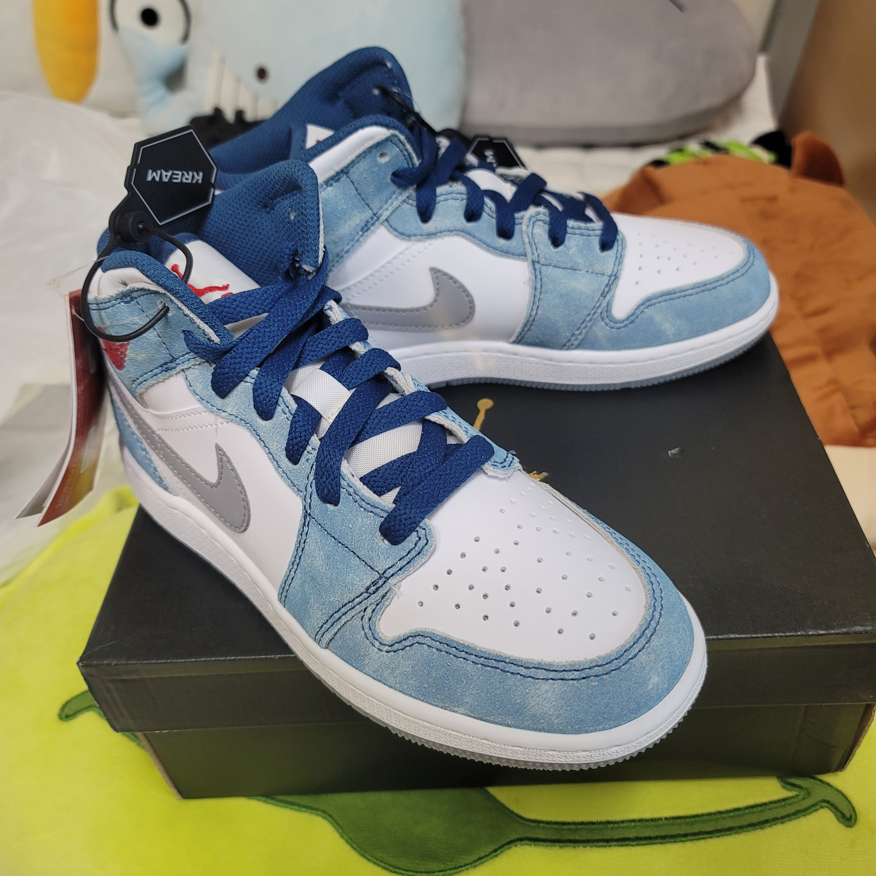 (GS) Jordan 1 Mid SE French Blue Fire Red 착용 스타일 - 1