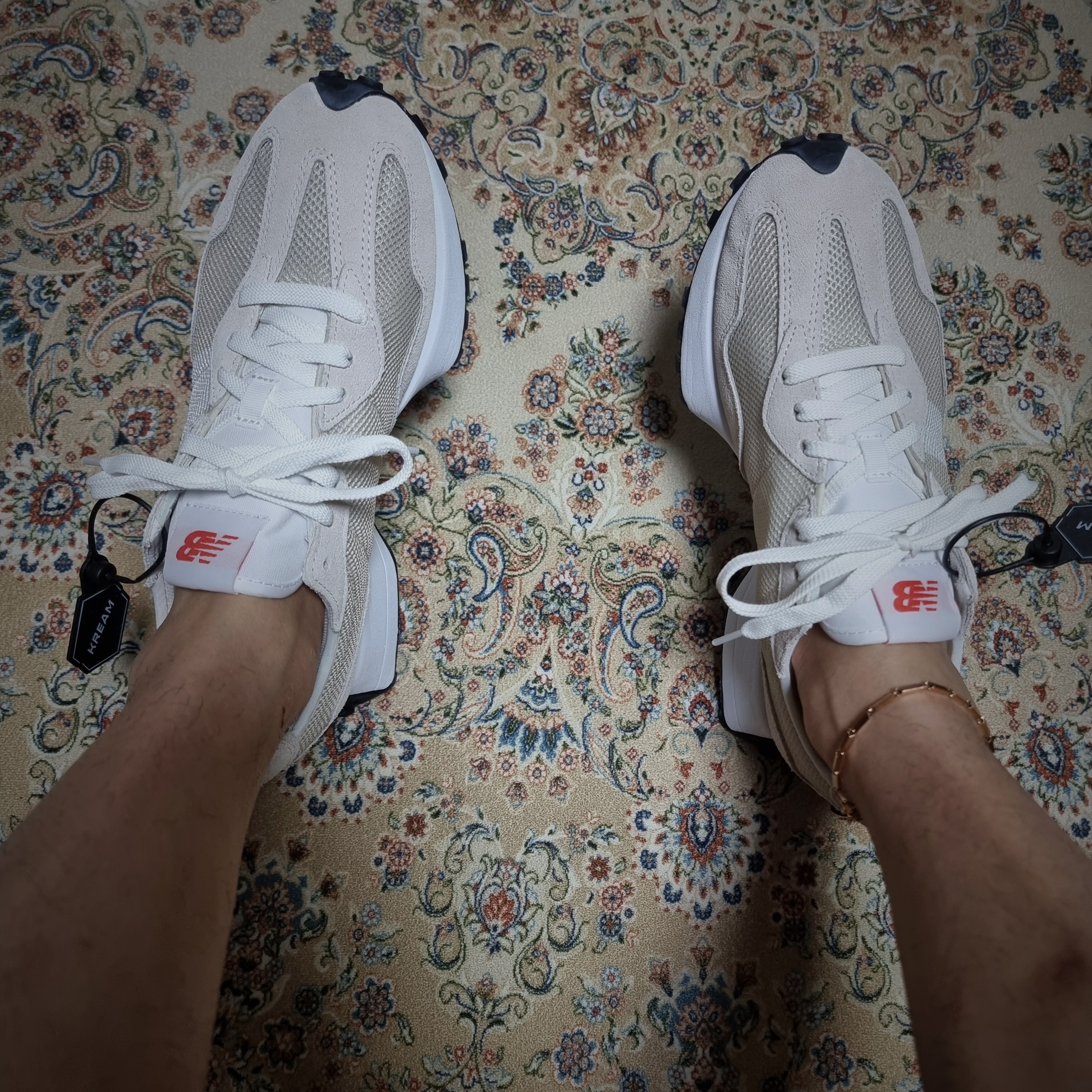 New Balance 327 Mesh Moonbeam 착용 스타일 - 1