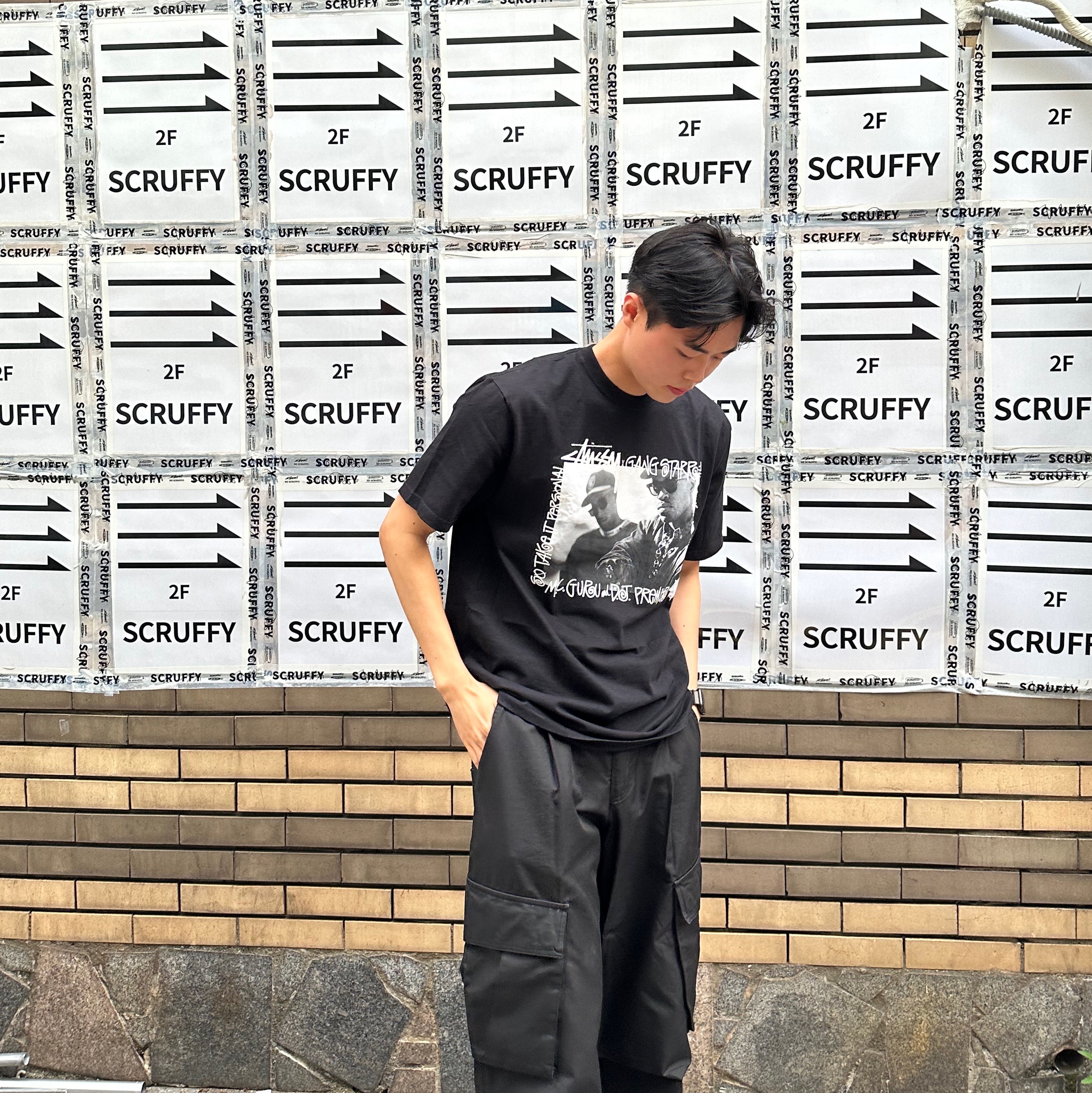 Stussy x Gang Starr Take It Personal T-Shirt Black 착용 스타일 - 1