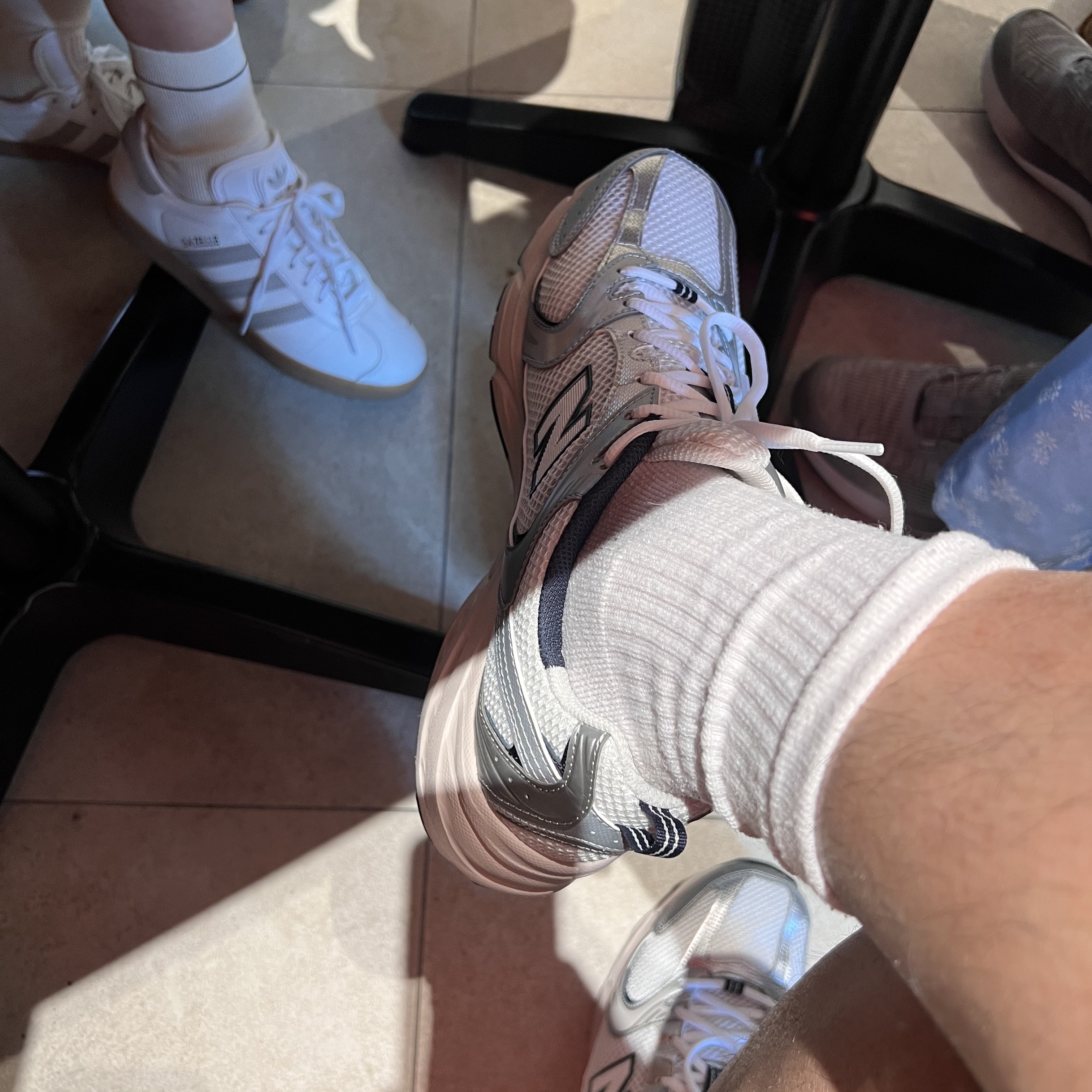 New Balance 530 Steel Grey 착용 스타일