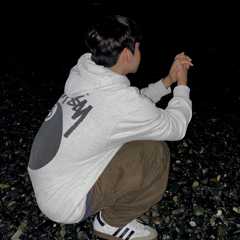 Stussy 8 Ball Hoodie Ash Heather - 21FW 착용 스타일