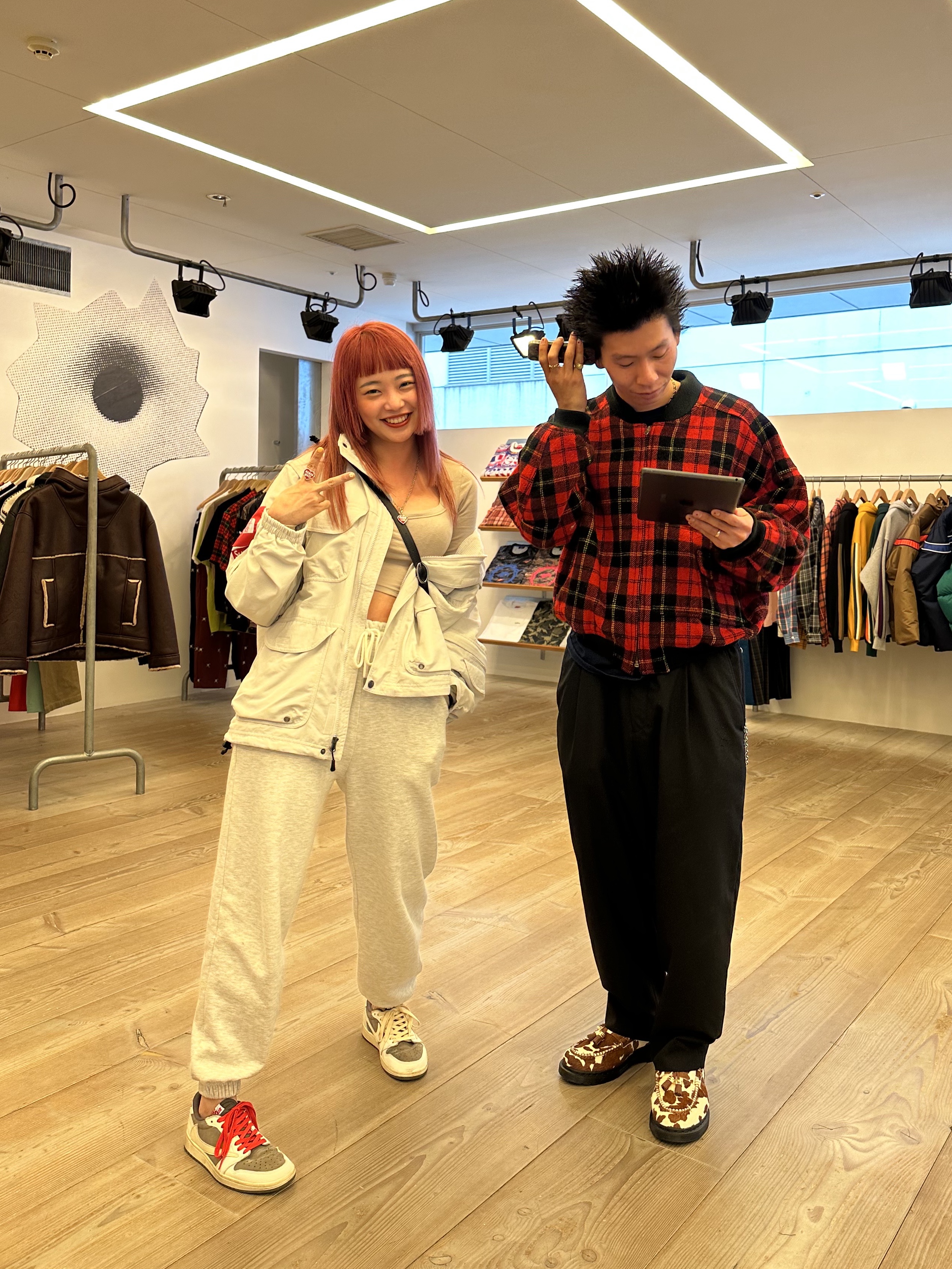 Supreme x The North Face Trekking Convertible Jacket Stone - 22SS, Human Made Heart Ring Red 착용 스타일 - 3