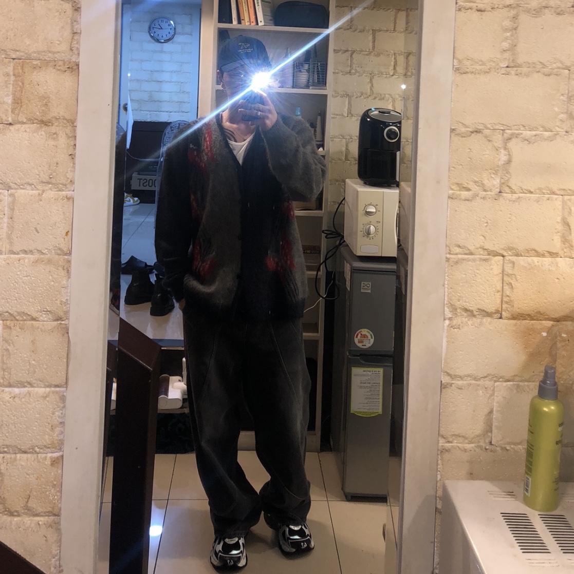 Needles Mohair Papillon Cardigan Grey, Balenciaga Runner Sneakers Black White 착용 스타일