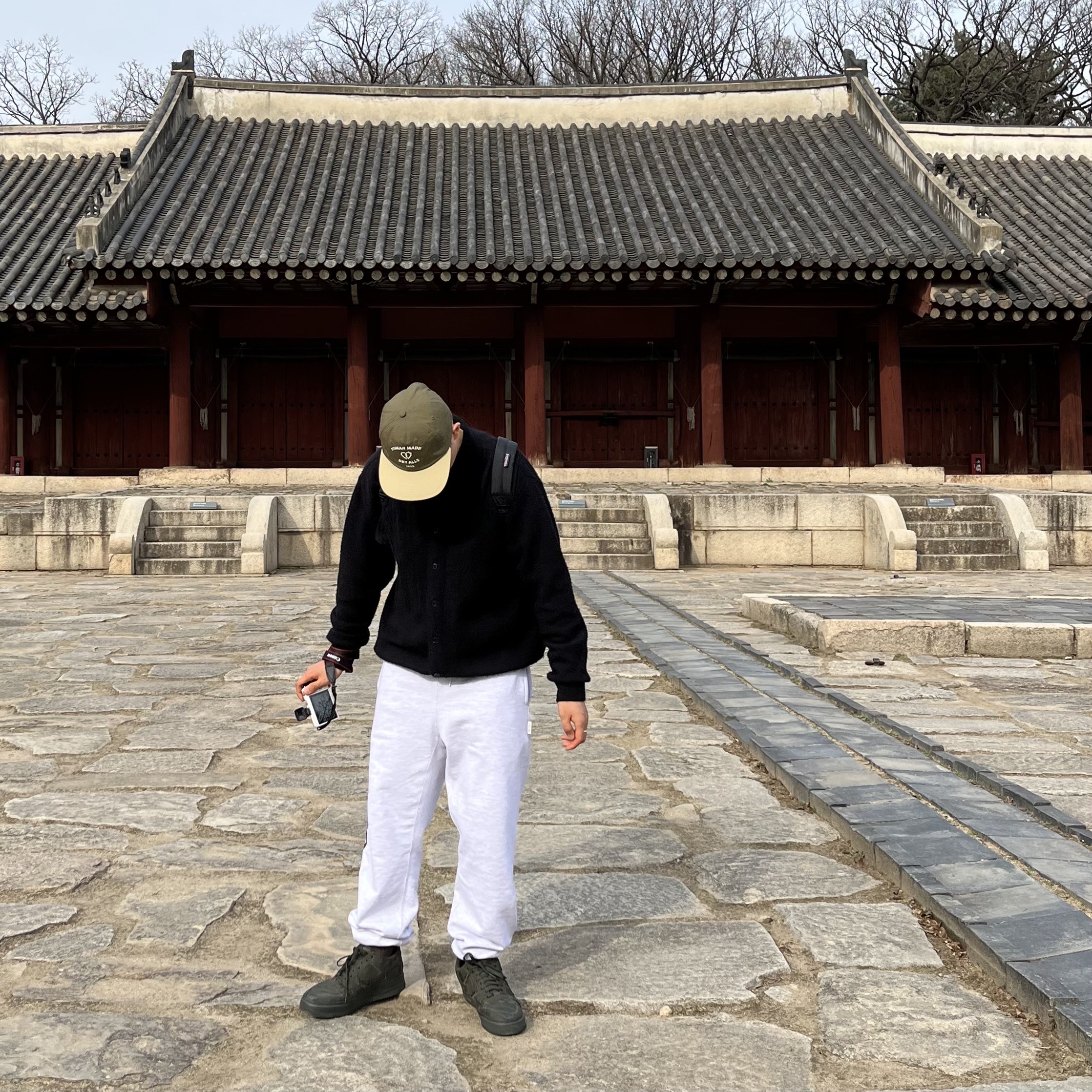 Nike x Billie Eilish Air Force 1 Low '07 SP Sequoia 착용 스타일 - 1