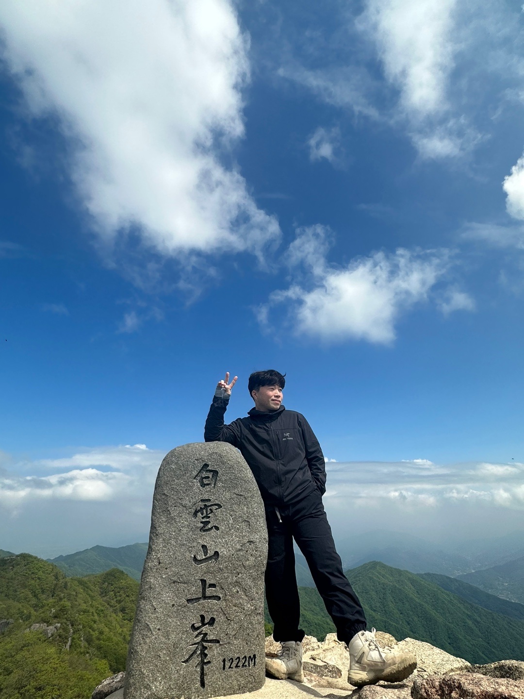 Arc'teryx Squamish Hoody Black, Nike ACG Trail Pants Black - Asia 착용 스타일