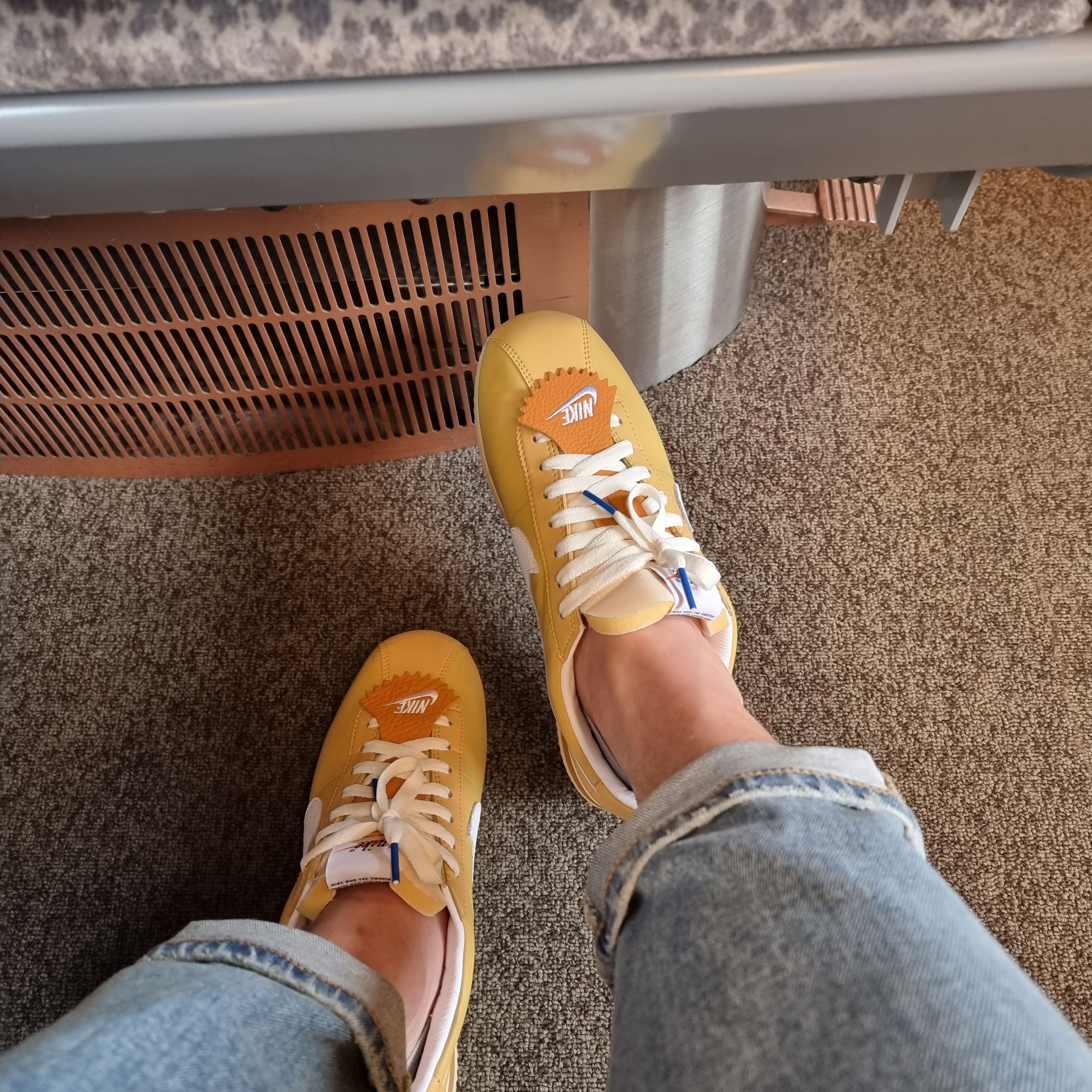 Nike Cortez 23 SE Wheat Gold 착용 스타일