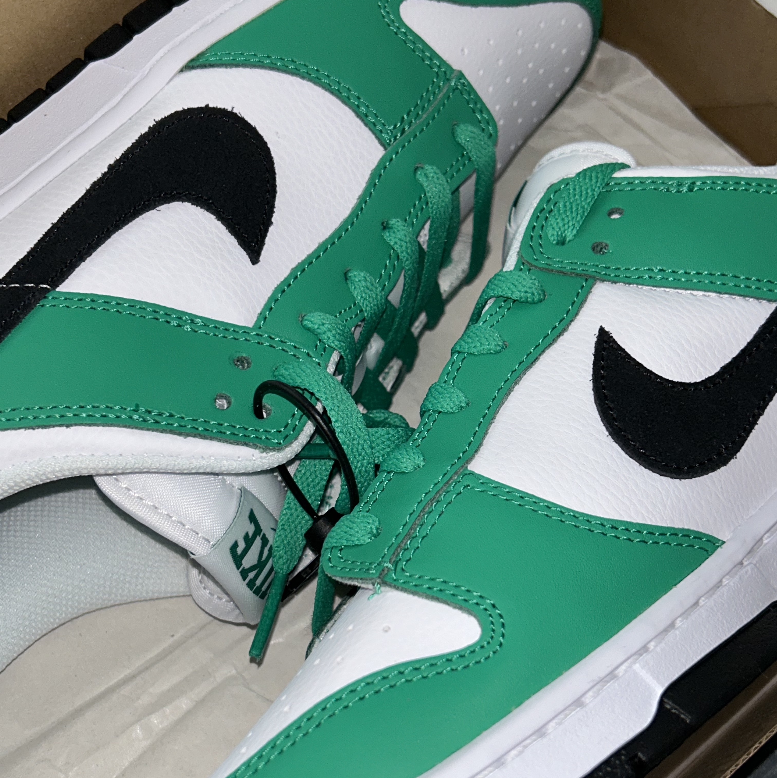 Nike Dunk Low White Green 착용 스타일 - 1