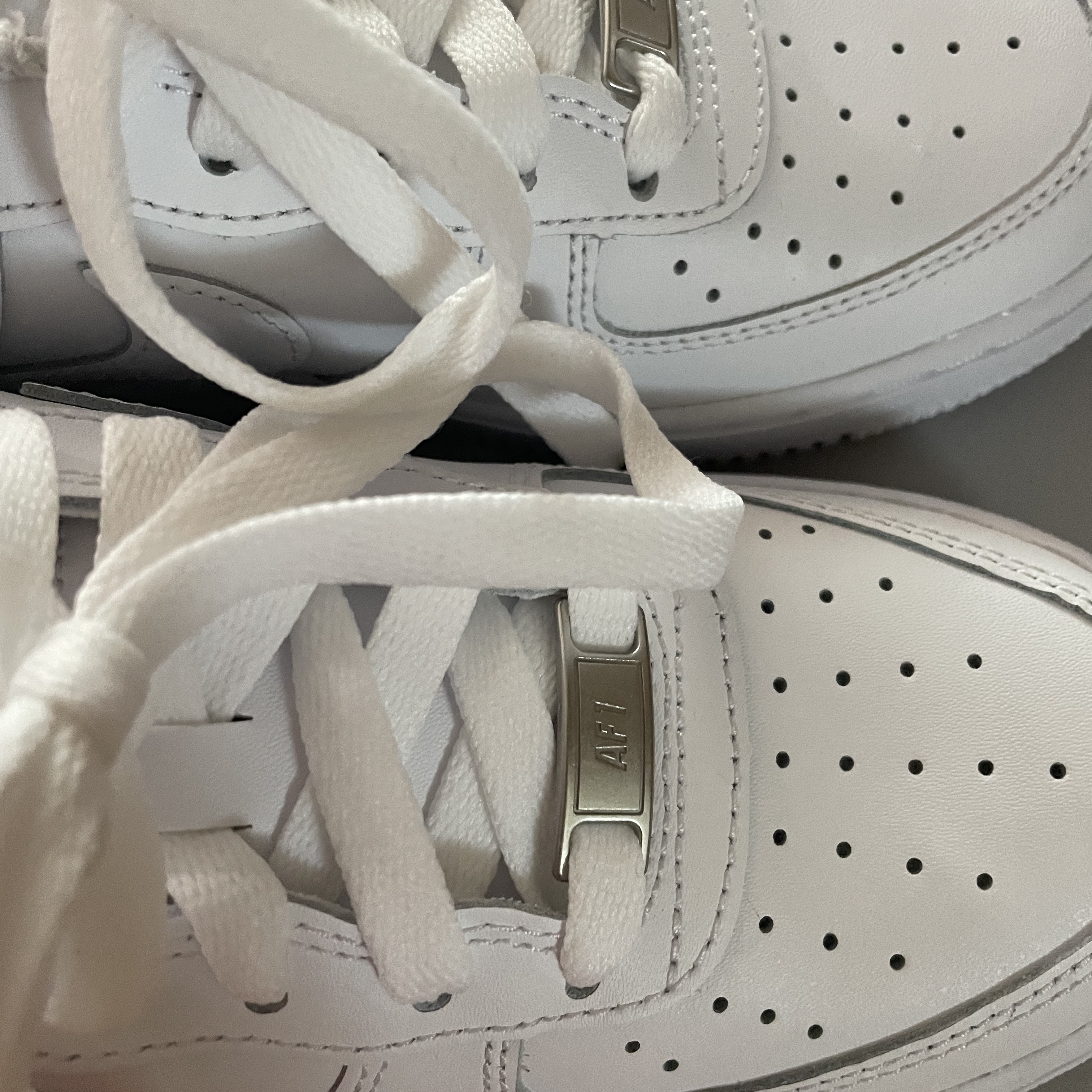 (GS) Nike Air Force 1 LE White 착용 스타일