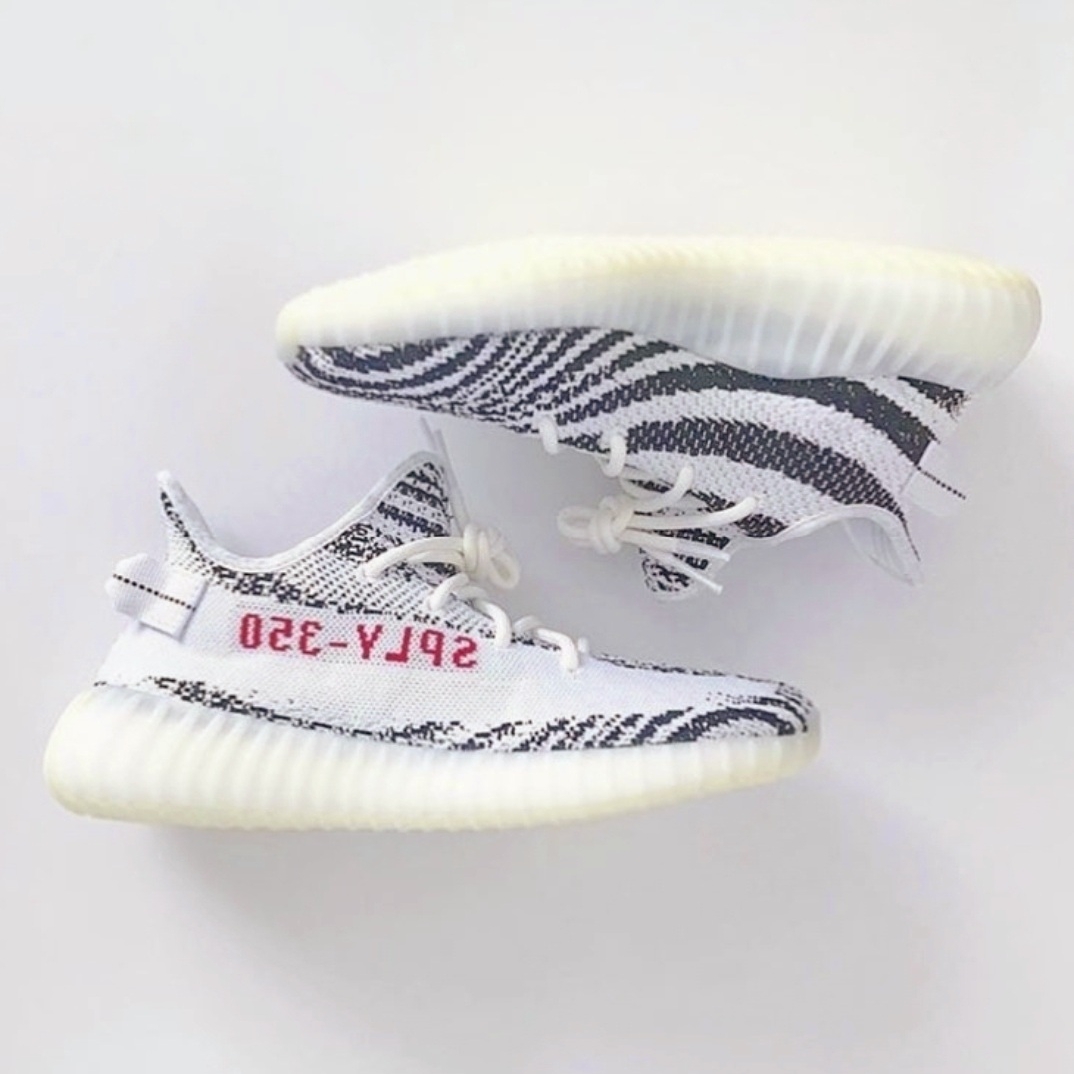 Adidas Yeezy Boost 350 V2 Zebra 2017/2019/2020 착용 스타일