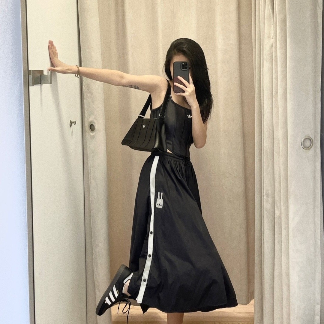 Adidas Mini Airliner Bag Black 착용 스타일
